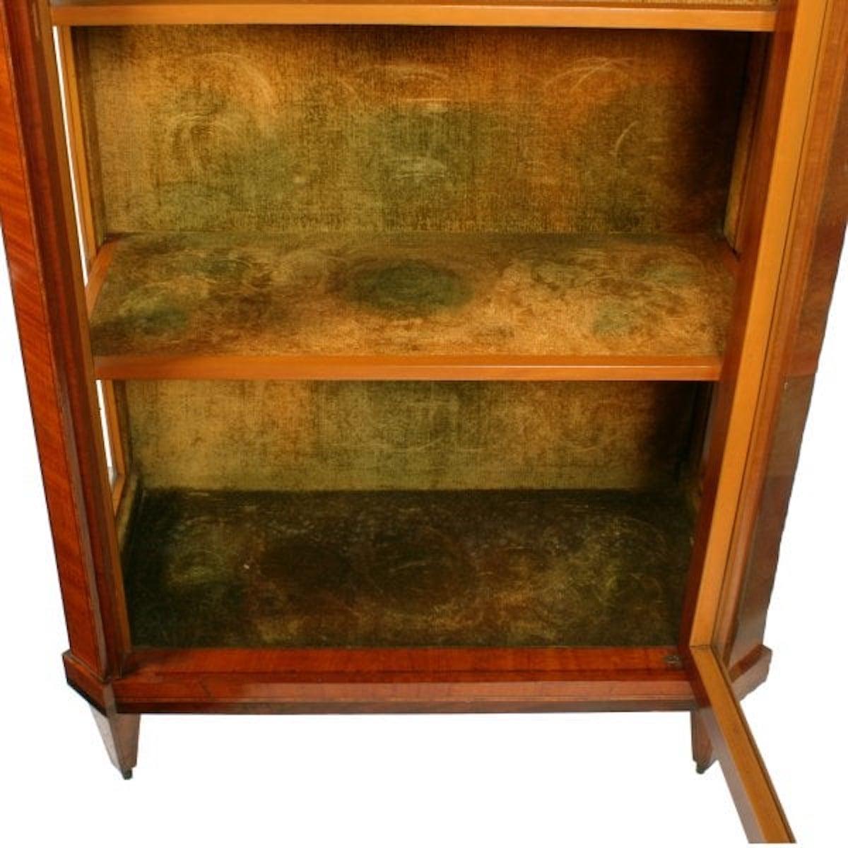 XIXe siècle Cabinet hollandais en bois satiné, 19e siècle  en vente