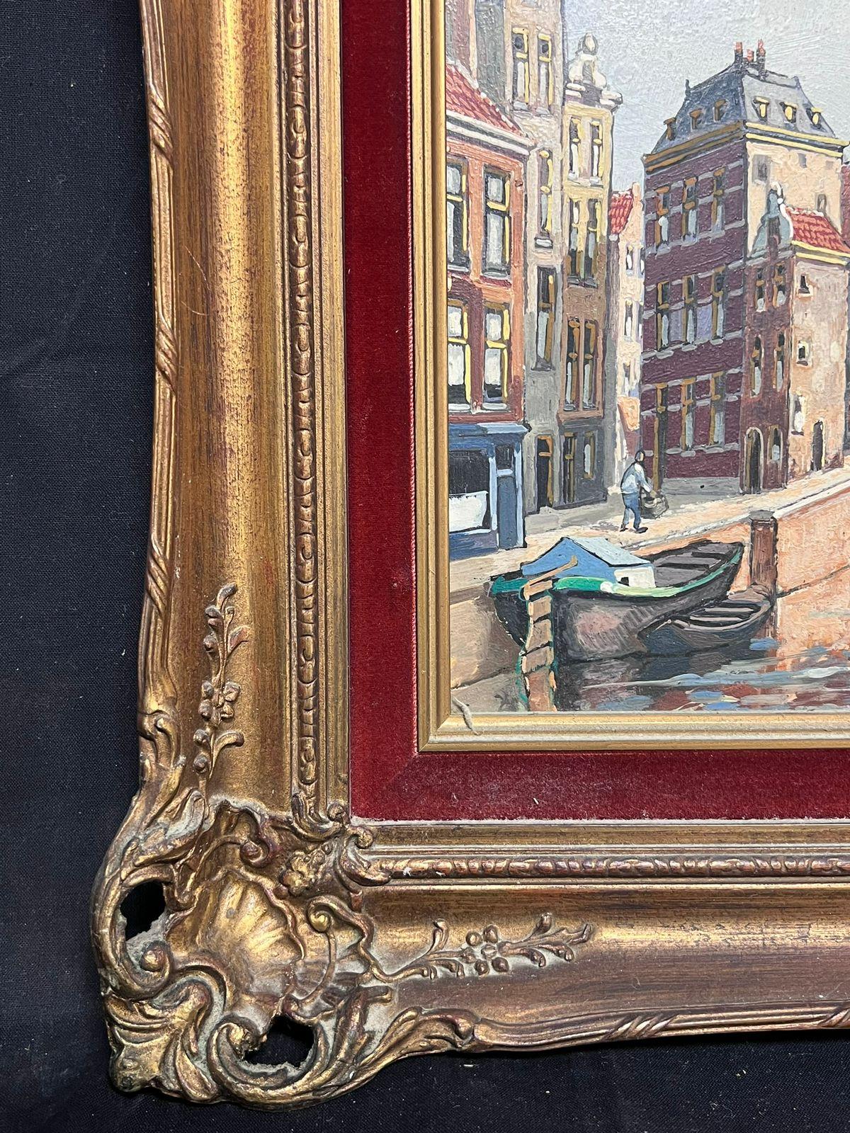 Canal holandés
Artista holandés, inscrito en la etiqueta
óleo sobre tabla, enmarcado
Enmarcado: 16 x 13,75 pulgadas
Tablero: 9,5 x 7,5 pulgadas
Procedencia: Colección privada, Escocia

Este encantador cuadro capta maravillosamente una pintoresca