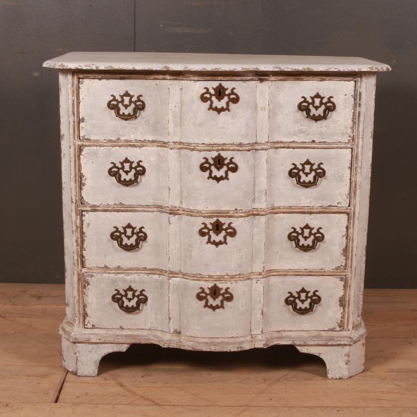 18th century Dutch painted serpentine commode, 1780.

Dimensions:
34.5 inches (88 cms) wide
21 inches (53 cms) deep
32.5 inches (83 cms) high.
 
 