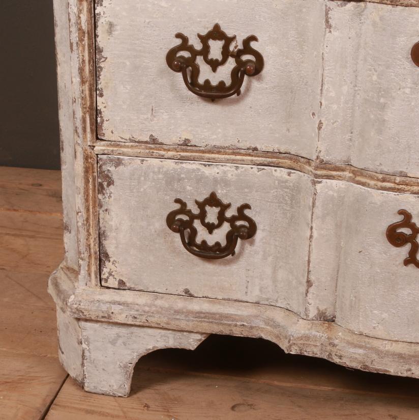 Dutch Serpentine Commode In Good Condition In Leamington Spa, Warwickshire