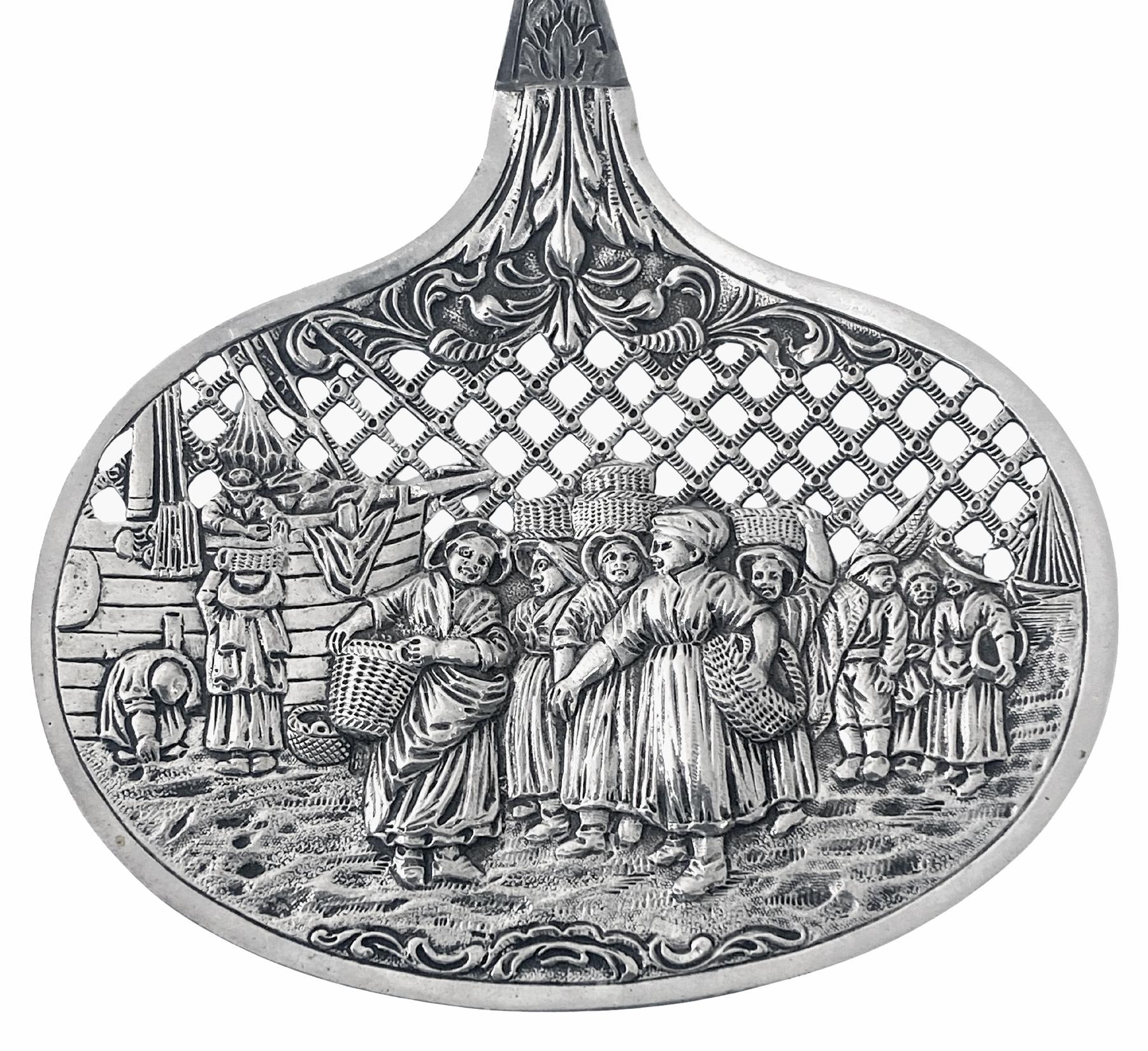 Cuchara de plata holandesa para colar conservas de bayas C.1916. Holandés en venta