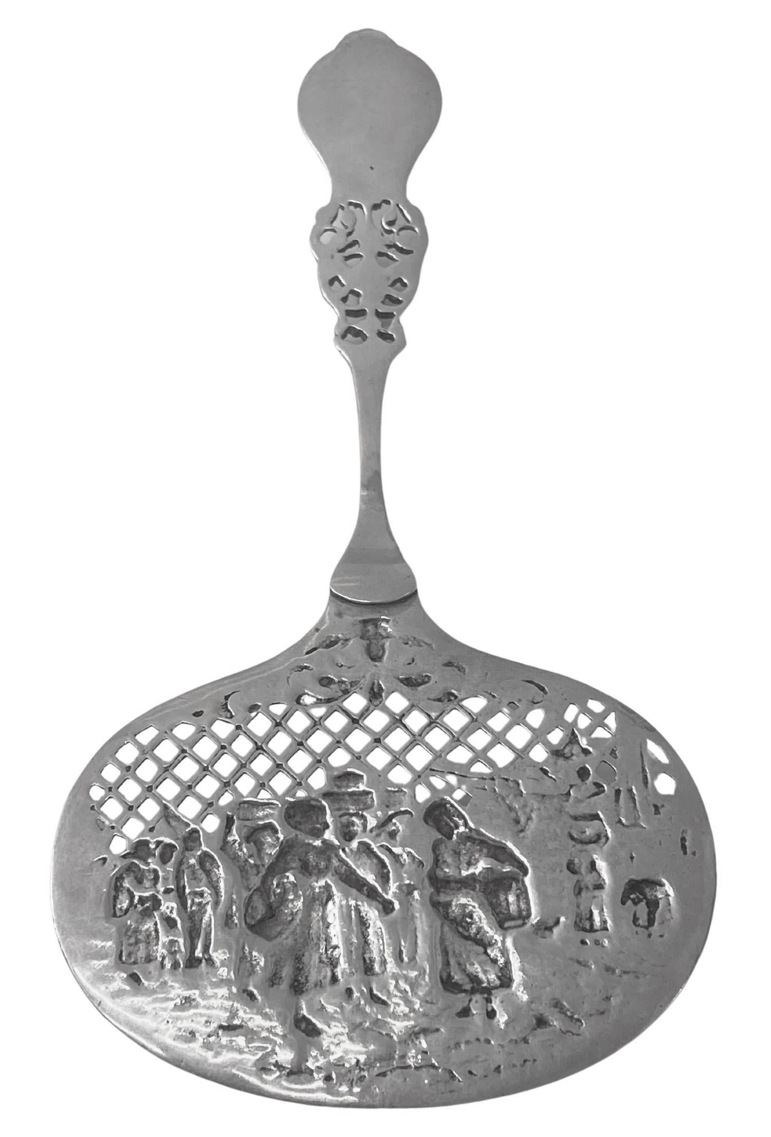 Cuchara de plata holandesa para colar conservas de bayas C.1916. Silver en venta