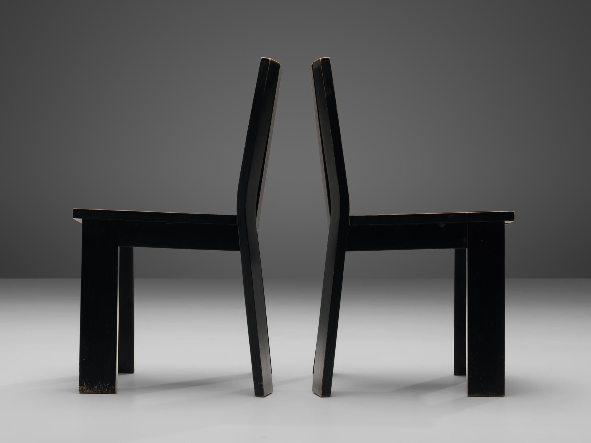 Niederländischer Satz von vier Esszimmerstühlen aus schwarz lackiertem Holz  im Angebot 1