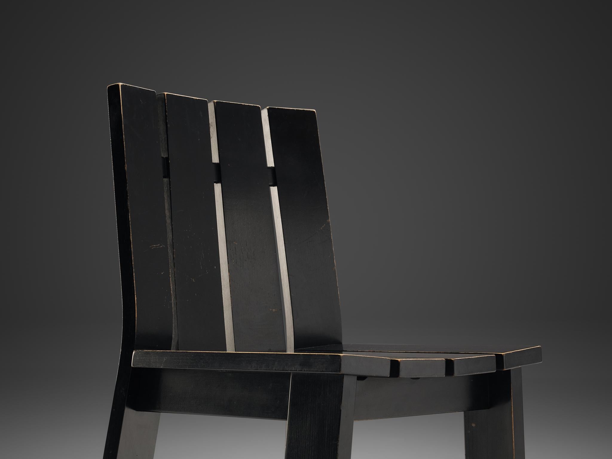 Niederländischer Satz von vier Esszimmerstühlen aus schwarz lackiertem Holz  im Angebot 3