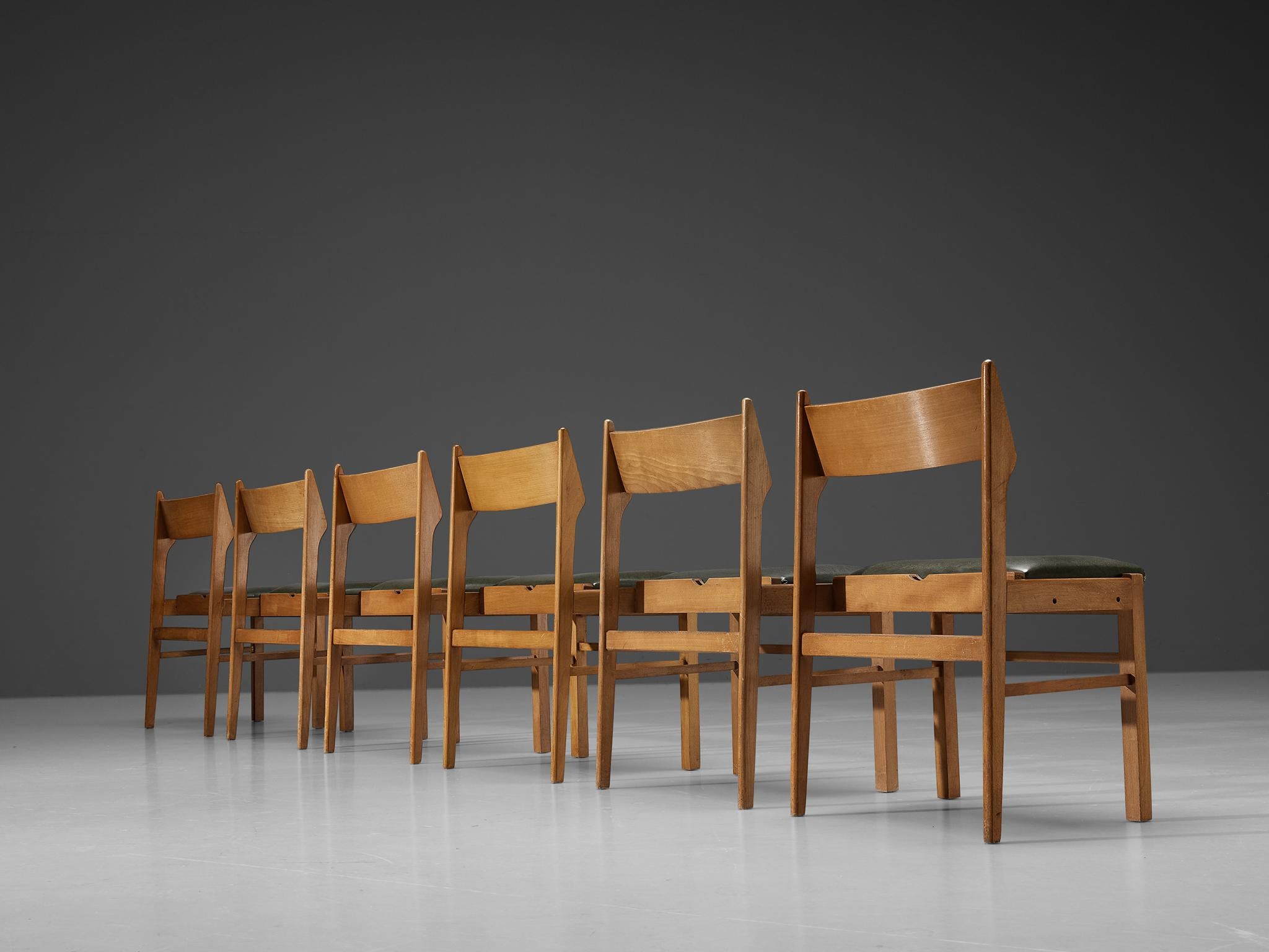Ensemble néerlandais de six chaises de salle à manger en bois et en similicuir vert  en vente 1