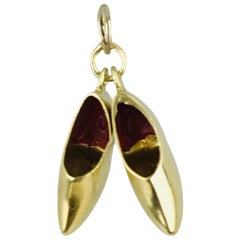 Vintage Dutch Shoes with Red Enamel, Charm or Pendant 18 Karat Yellow Gold, circa 1950