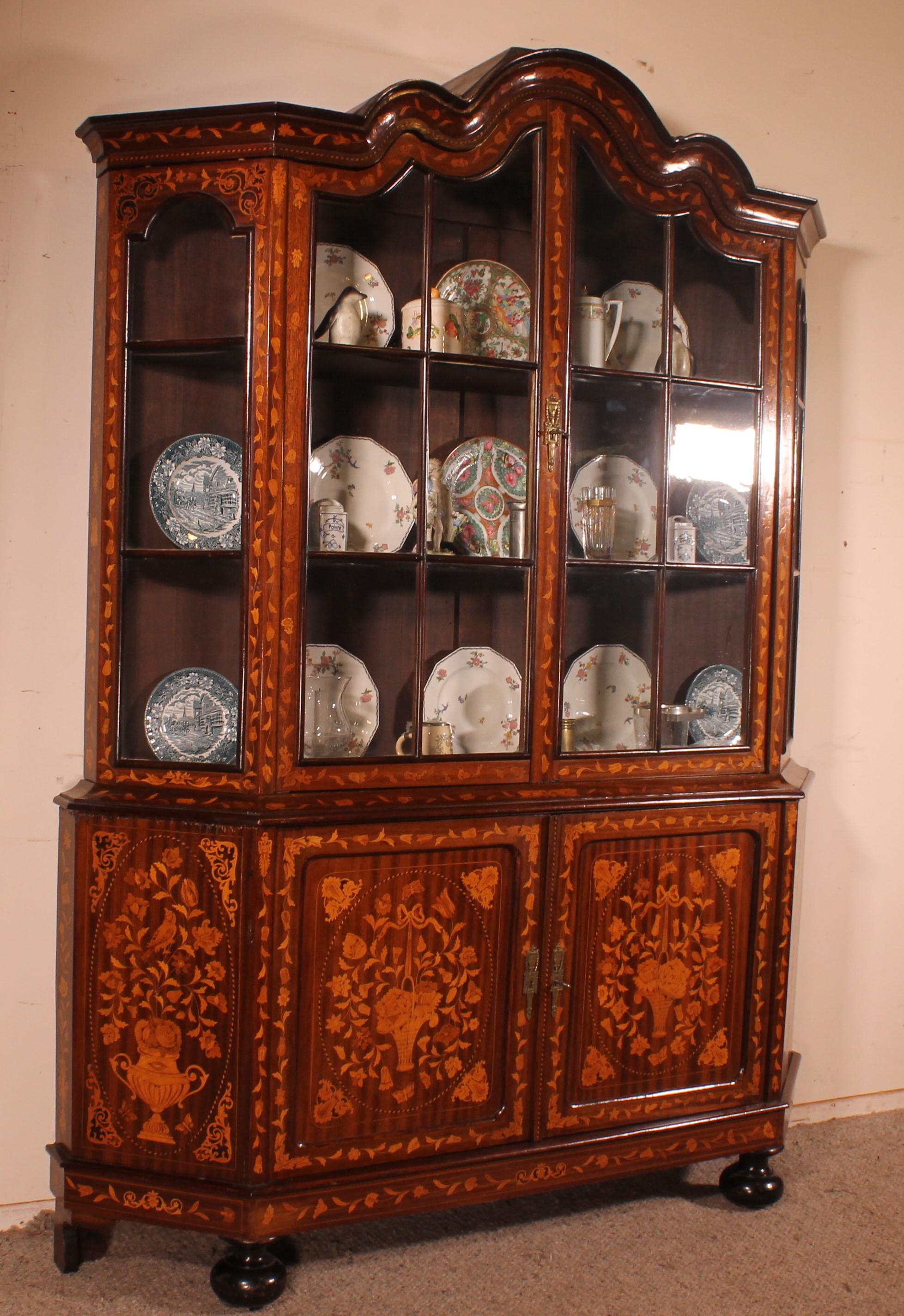 Dutch Showcase Cabinet Or Vitrine In Wood Marquetry With Floral Decor For Sale 5