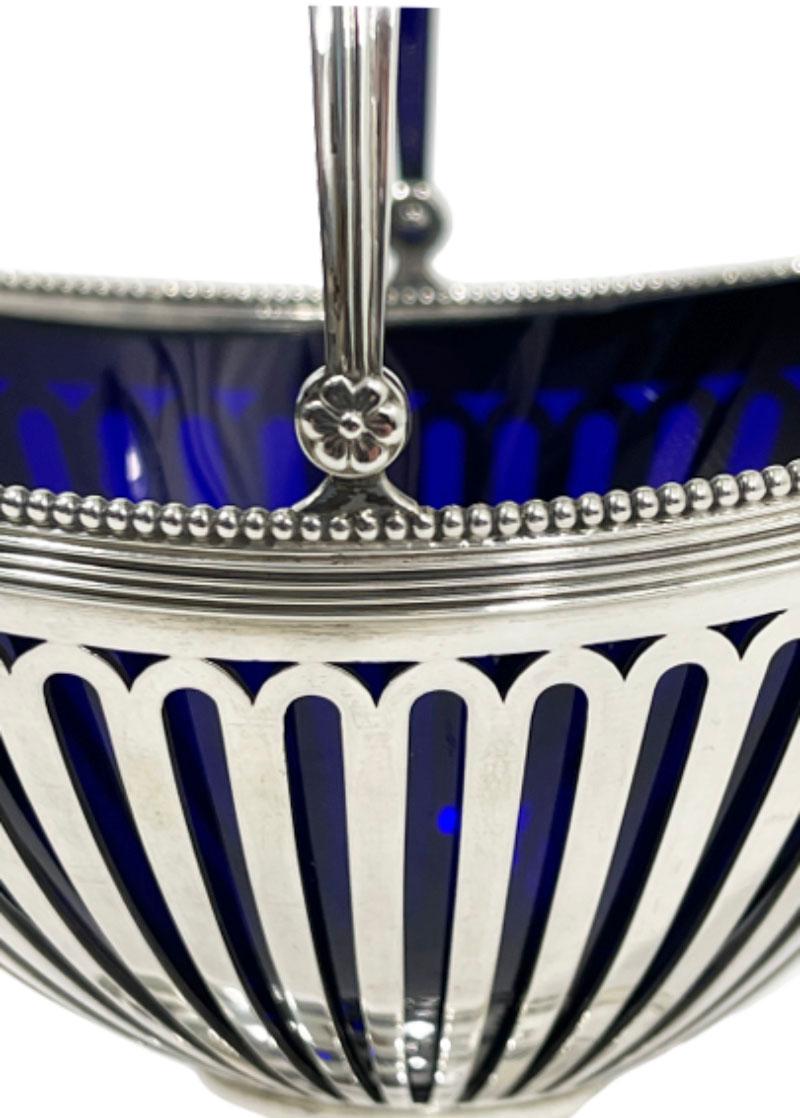 Dutch Silver Basket with Blue Glass in Empire Style, 1915 In Good Condition For Sale In Delft, NL