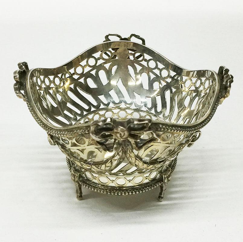 Dutch Silver bonbon baskets from Reeser and Son, Fa. G.C. The Hague, 1902 In Good Condition For Sale In Delft, NL