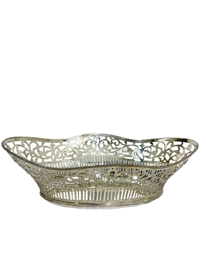 Dutch Silver Bread Basket, Aubert & Zn In Good Condition For Sale In Delft, NL