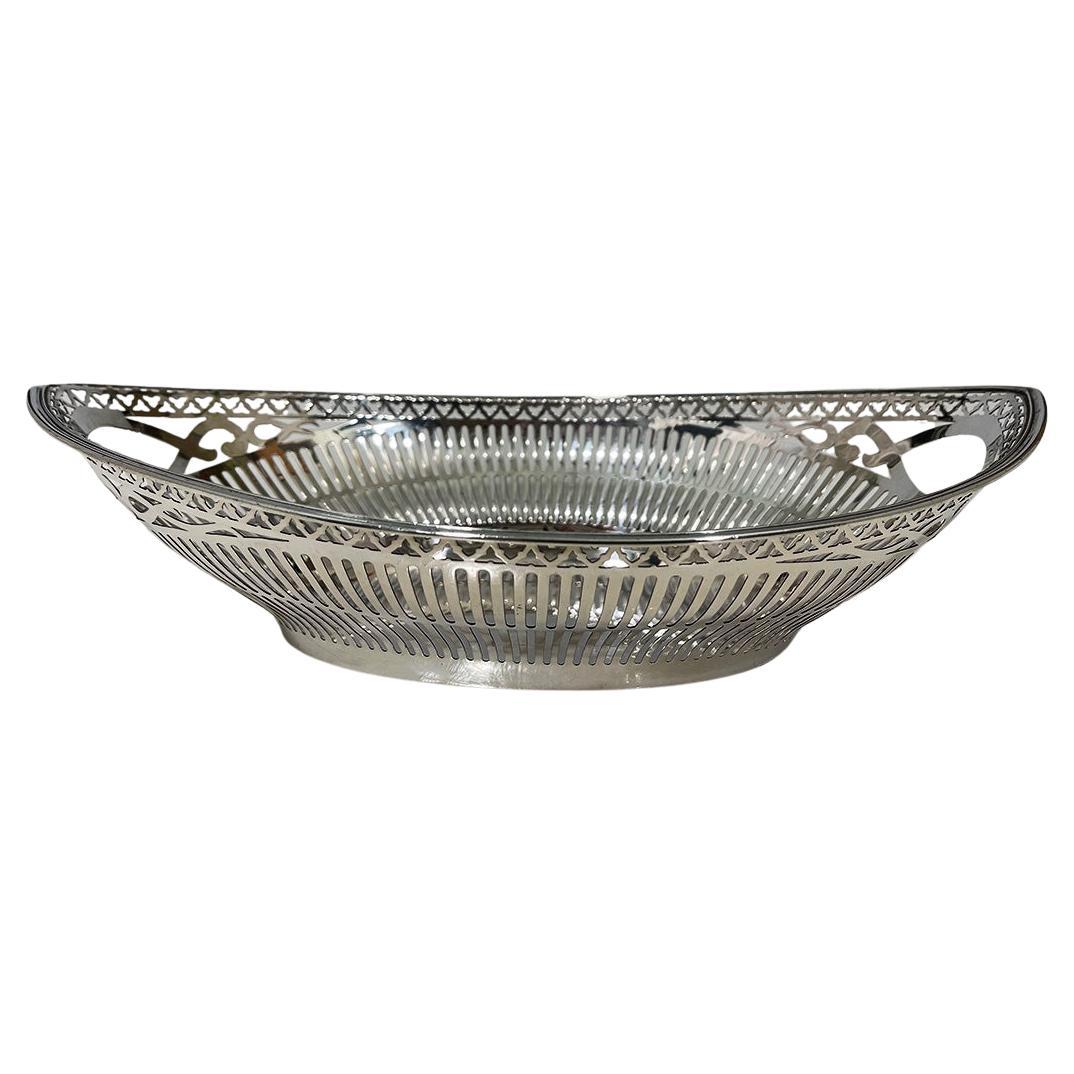 Dutch silver bread basket by Pressburg and Son, Haarlem, 1956 For Sale