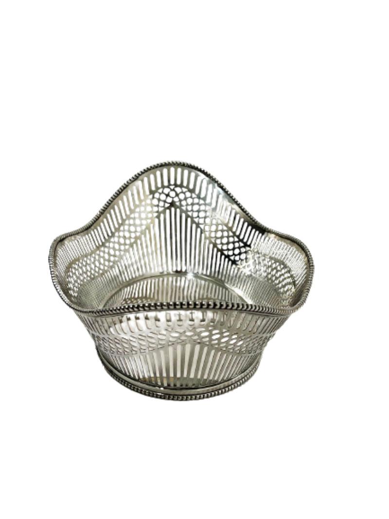20th Century Dutch Silver Bread Basket, Voorschoten, 1927 For Sale
