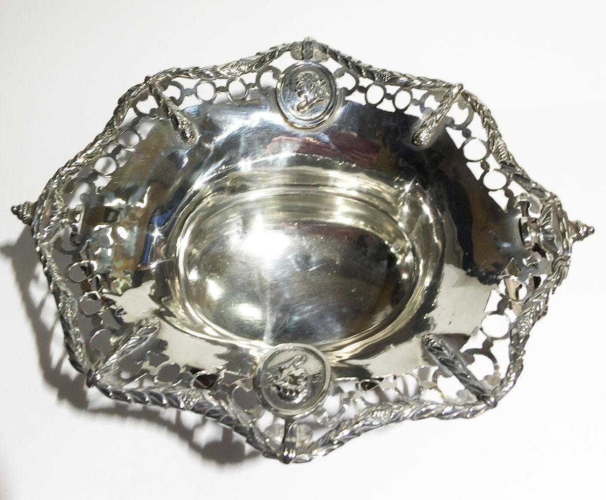 Dutch Silver Candy Bowl by Hartman, Amsterdam, 1783 For Sale 4