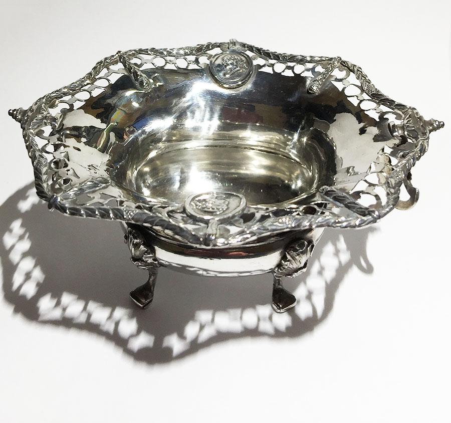 Dutch Silver Candy Bowl by Hartman, Amsterdam, 1783 For Sale 5