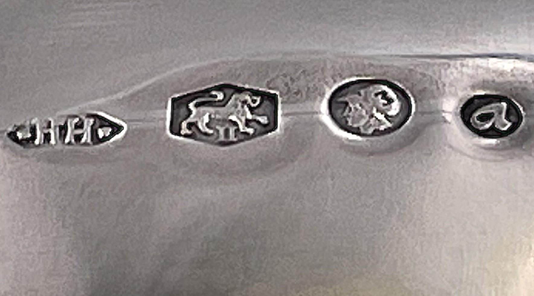 Dutch Silver Cow Creamer with Bee Motif from 20th Century For Sale 5