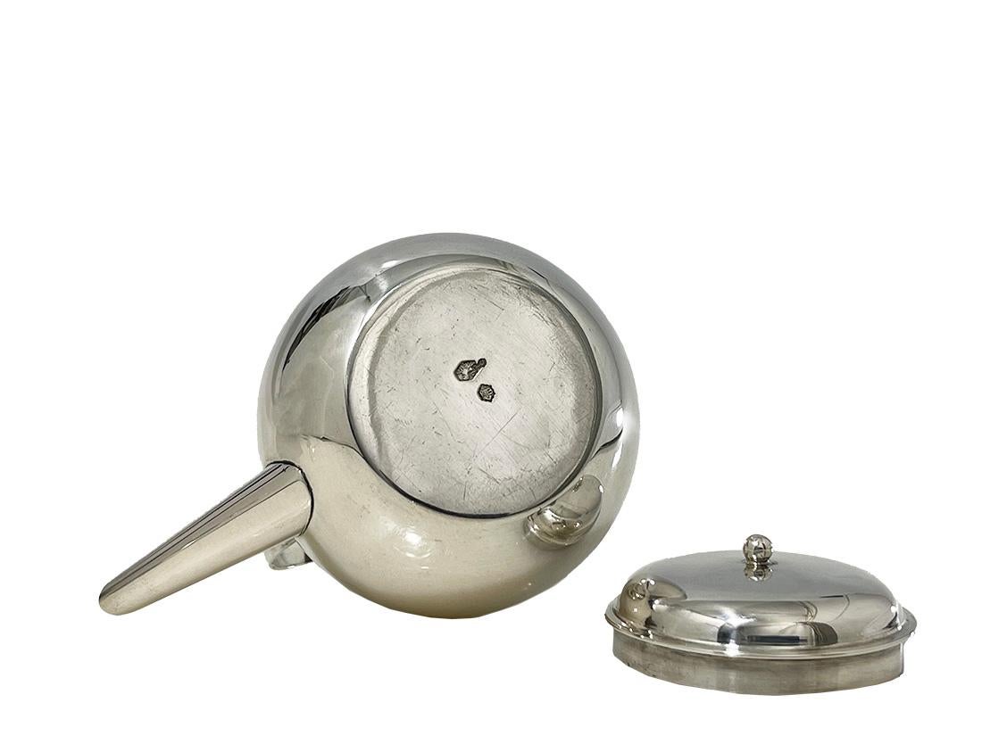 20th Century Dutch silver miniature tea kettle by Vos & Kempen Begeer, 1921 For Sale