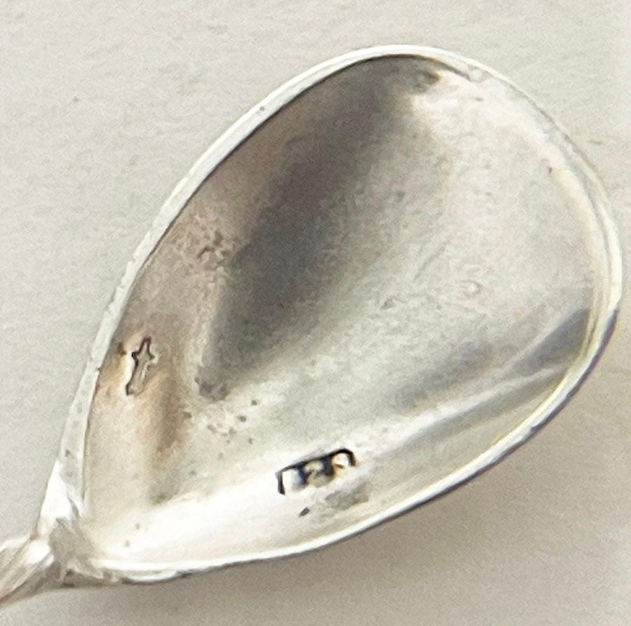 Dutch silver mounted crystal-cut salt cellar set, 1921-1925 In Good Condition For Sale In Delft, NL
