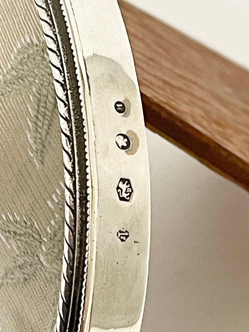 Dutch Silver oval Photo Frame, Zaanlandse Zilversmederij, 1973 In Good Condition For Sale In Delft, NL
