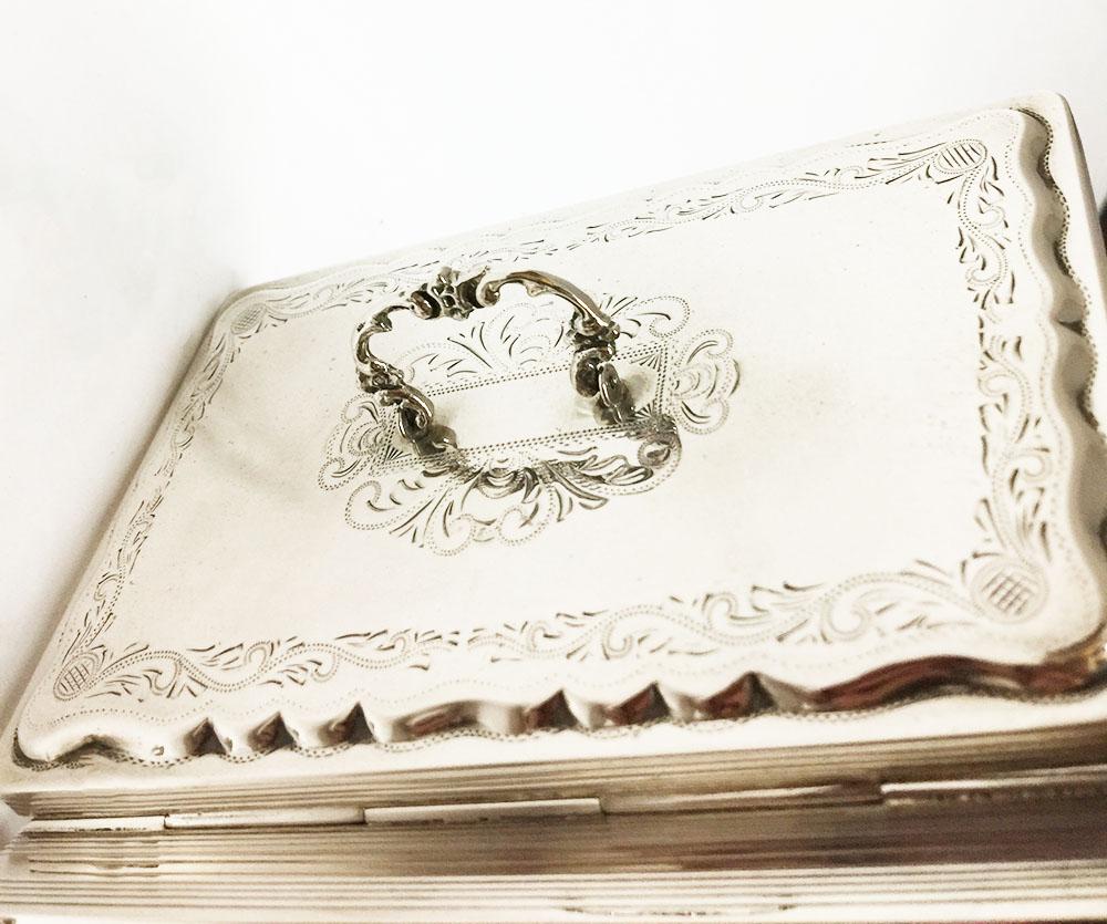 XX secolo Scatola per cucchiai d'argento olandese in stile Biedermeier con cucchiaini da tè, 1958 in vendita