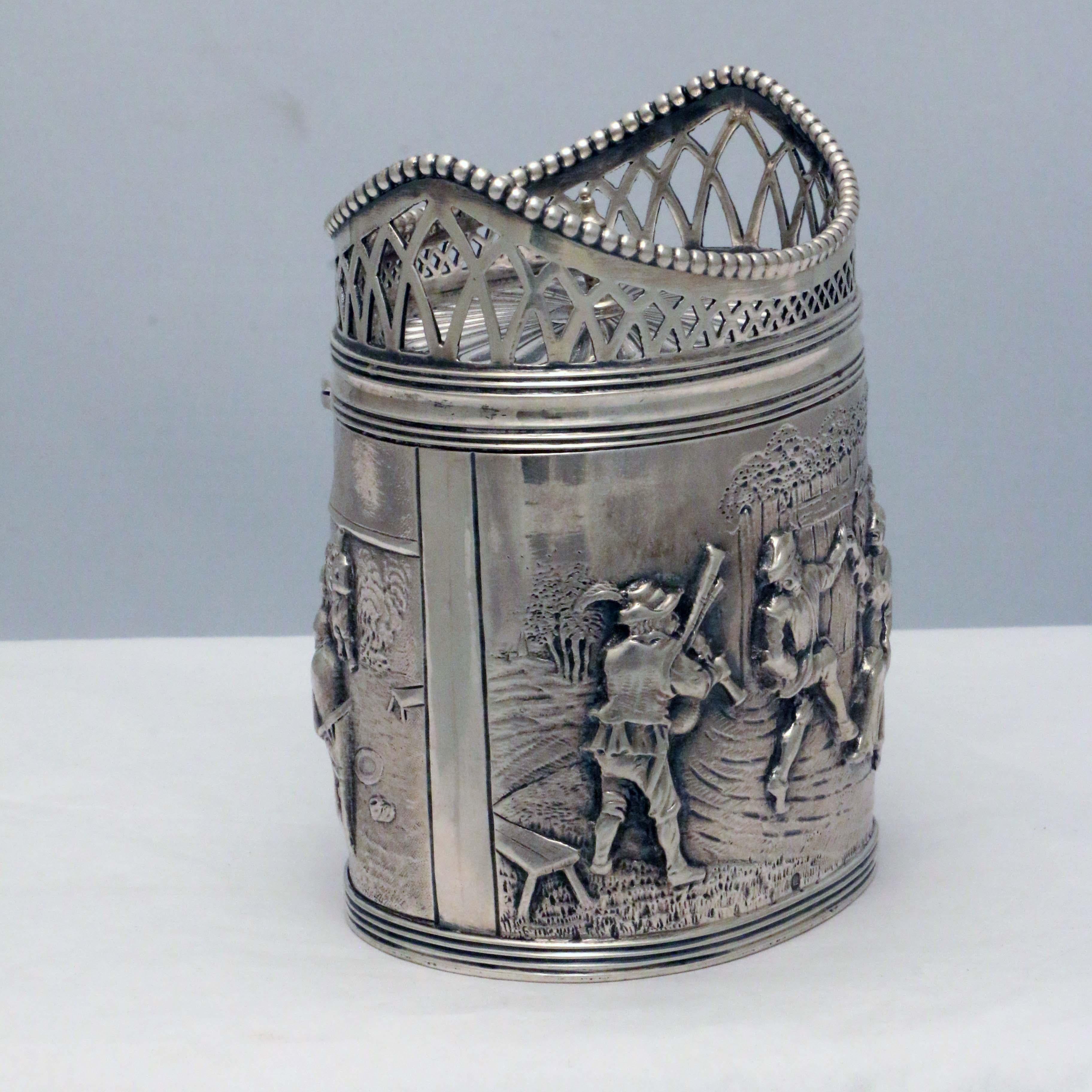 Dutch Silver Tea Caddy In Good Condition For Sale In Montreal, QC