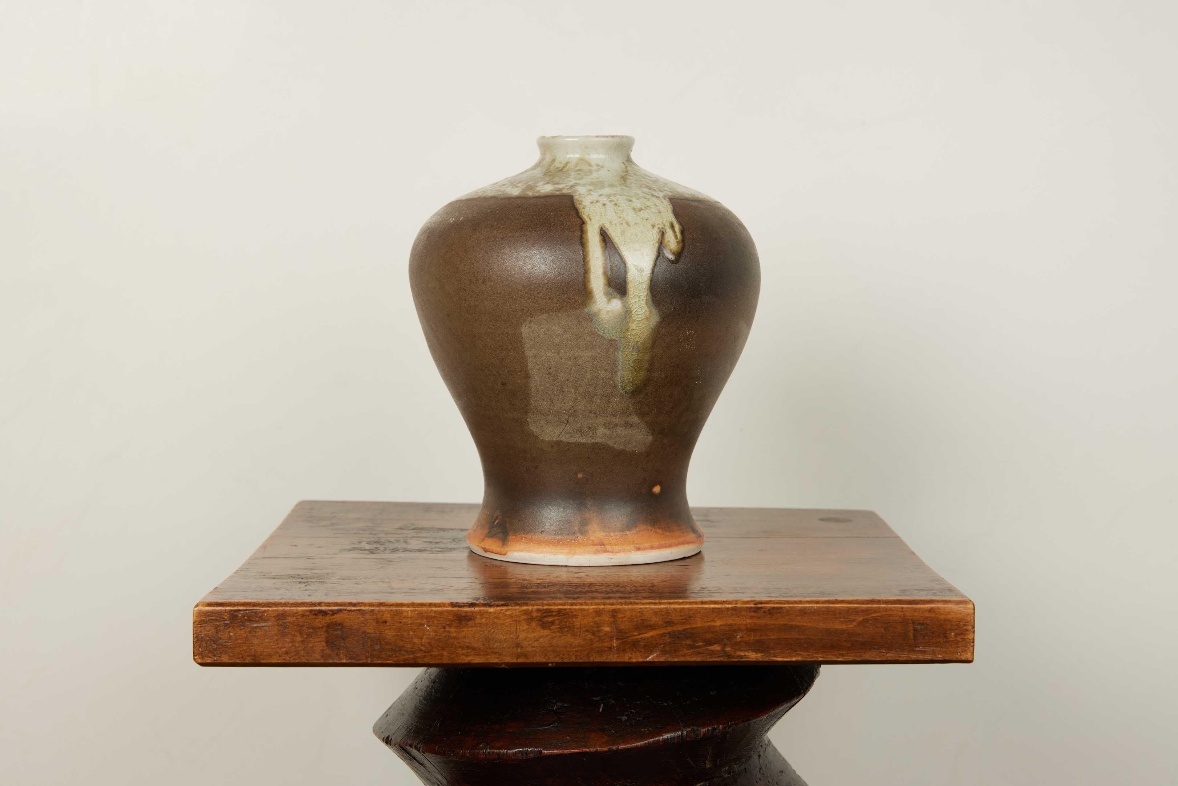 Mid-Century Modern Vase en poterie Studio A Pottery 1960s en vente