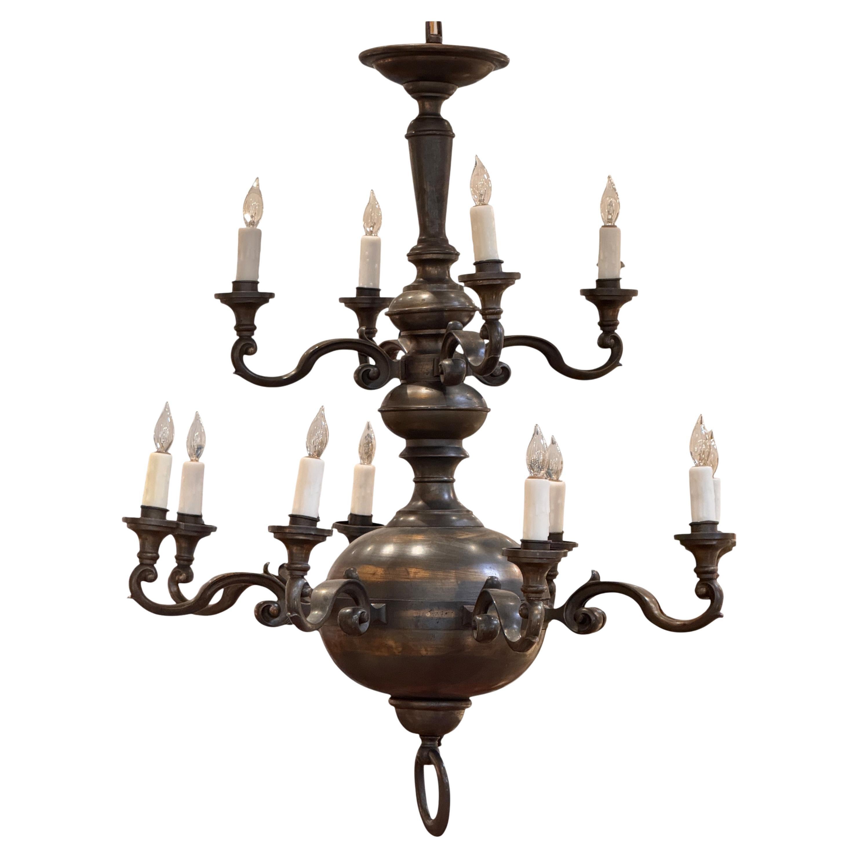 Lampadario in ottone a dodici luci in stile olandese