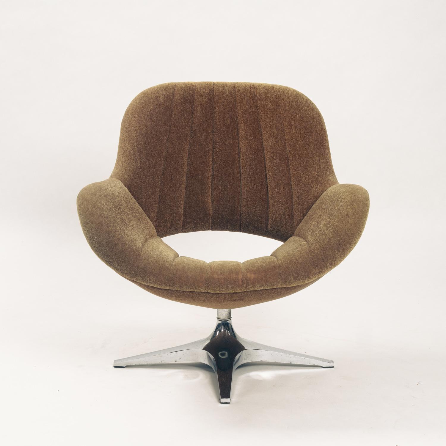 Fauteuil pivotant hollandais en mohair par Enrico Wallès pour Romefa Noordwolde, années 1950 en vente 1