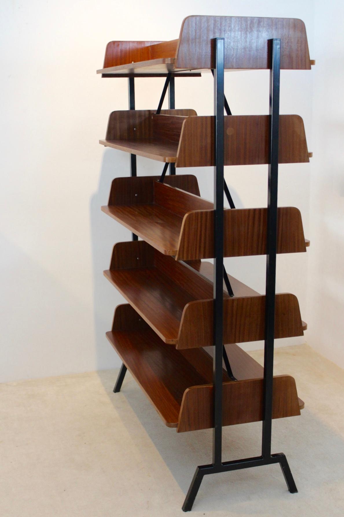Dutch Teak Wood Shelving Free Standing Library In Good Condition In Voorburg, NL