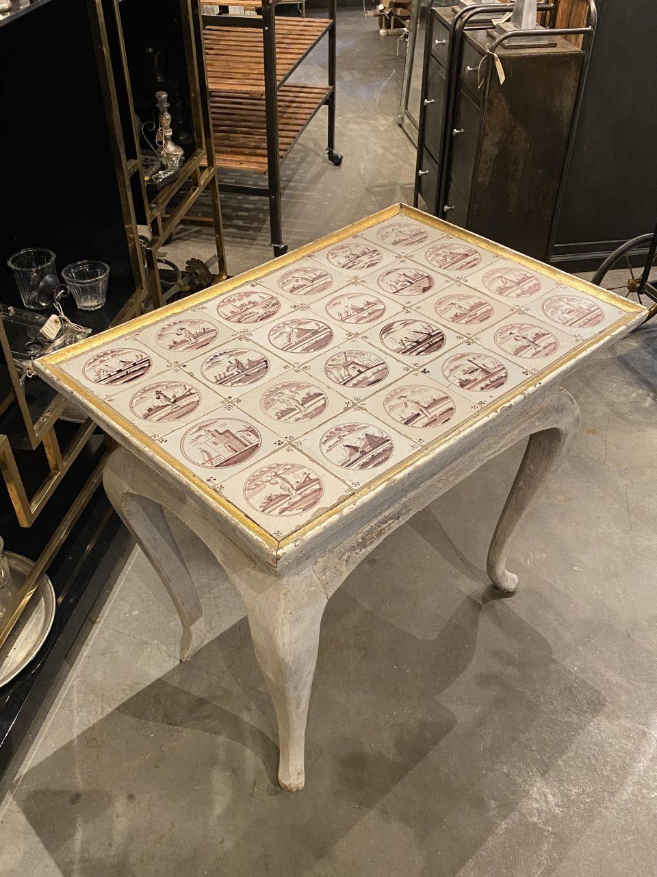 Table d'appoint/table basse hollandaise à plateau en carreaux en vente 1