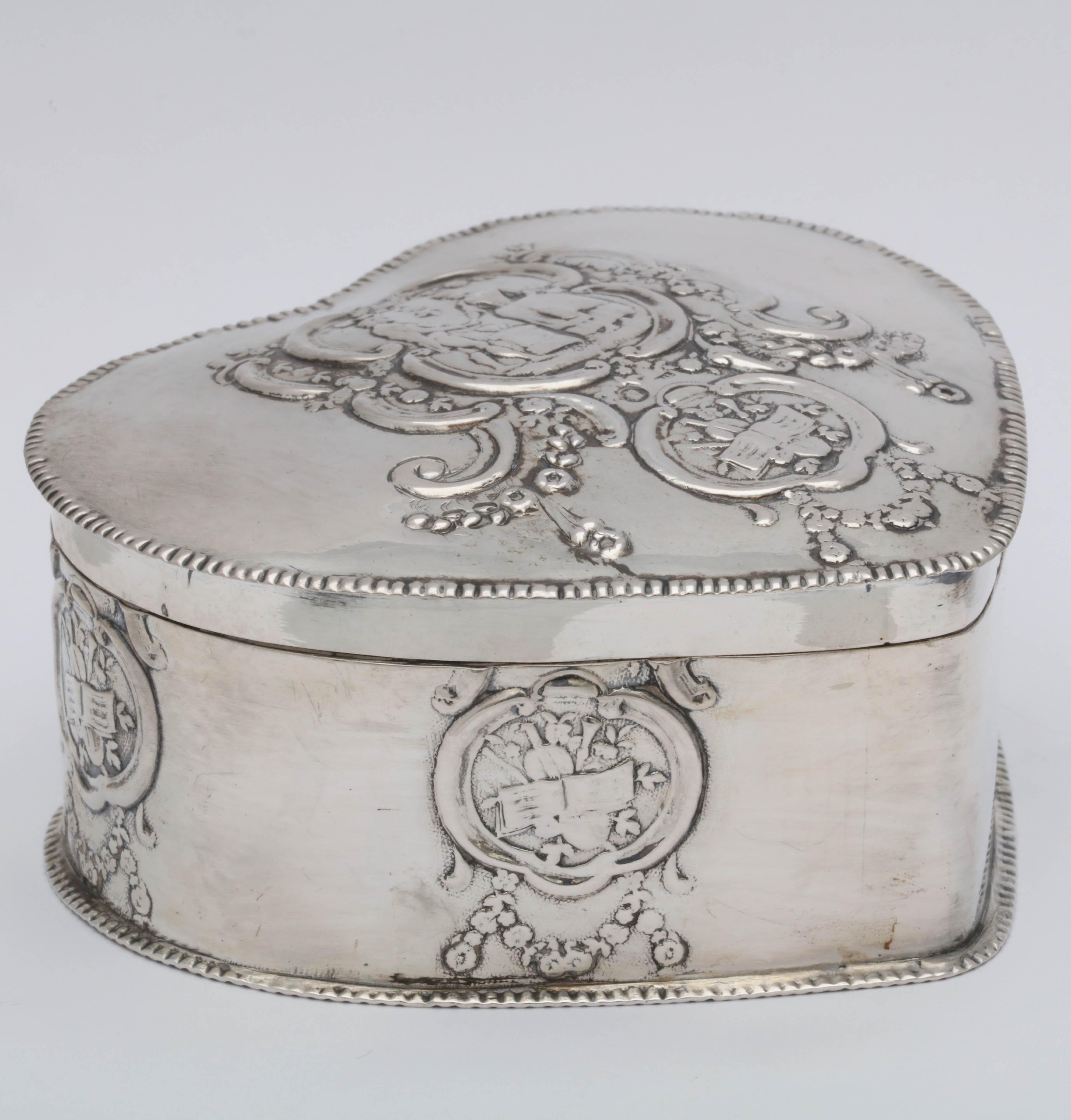 Dutch Victorian Continental Silver '.800' Heart-Form Box with Hinged Lid In Excellent Condition In New York, NY