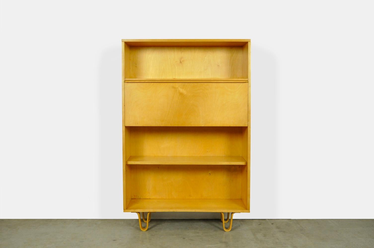 Vintage birch series secretary BB04, designed by Cees Braakman for Pastoe, 1950s. 

The cabinet with worktop has a birch veneer finish and stands on the characteristic plywood loop legs. The vintage Pastoe furniture belongs to the first owner and is