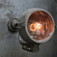 Lampe murale vintage industrielle hollandaise en fonte grise et verre clair Philips