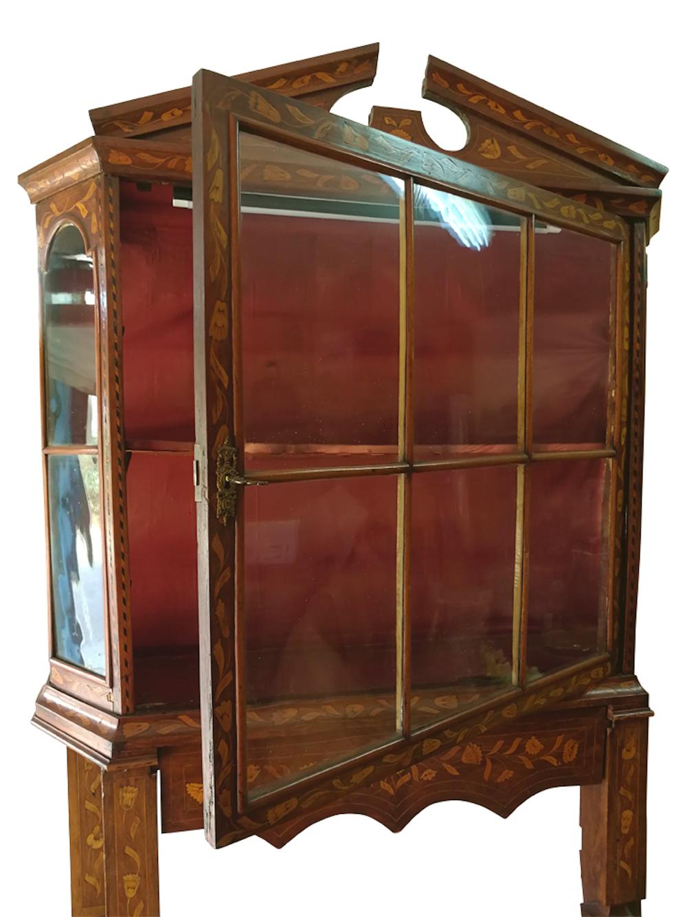Dutch Wall Display Cabinet in Marquetry 18th Century Netherlands In Good Condition For Sale In Beuzevillette, FR