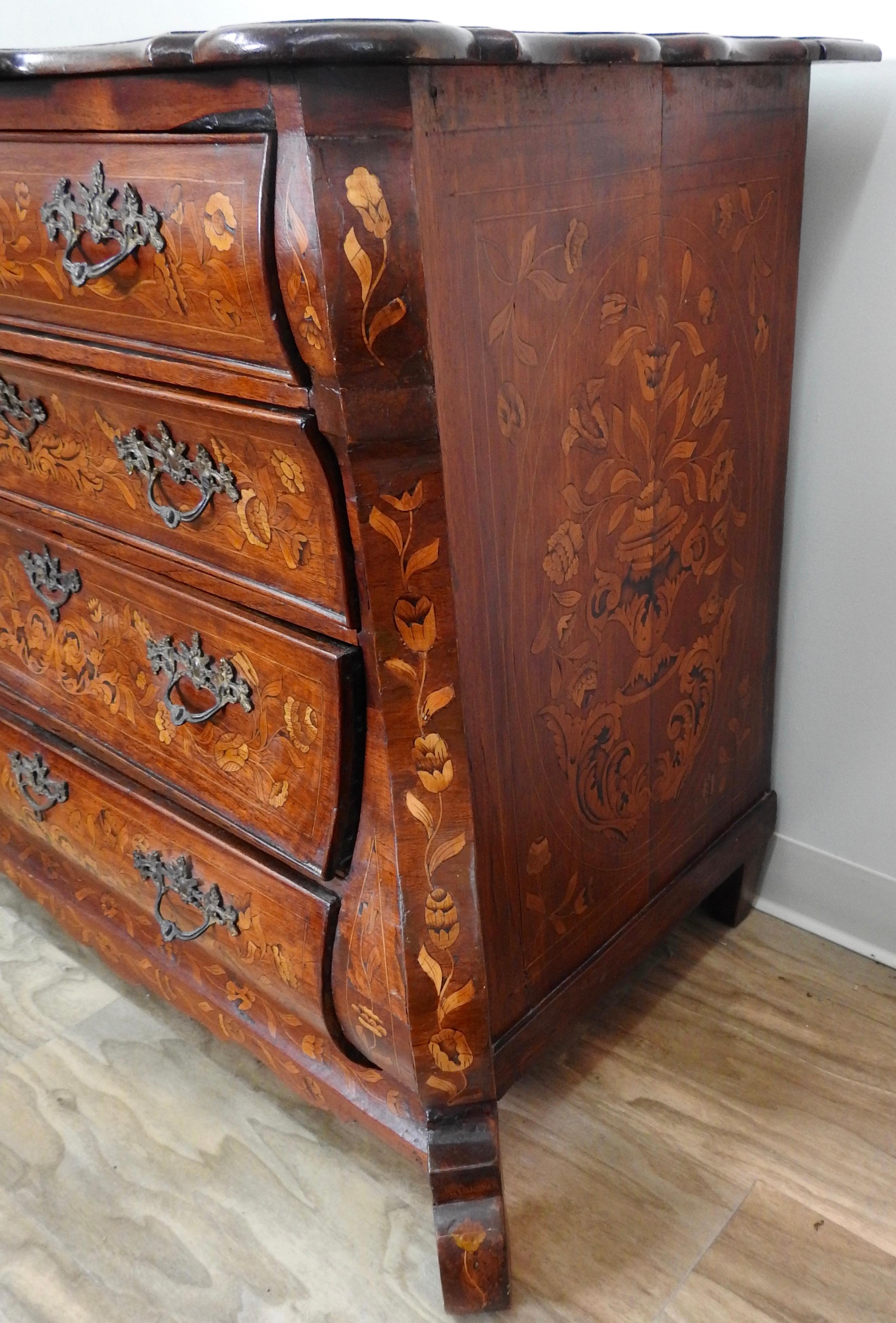 Scandinavian Dutch Walnut and Marquetry Bombé-front Commode, Mid-18th Century For Sale