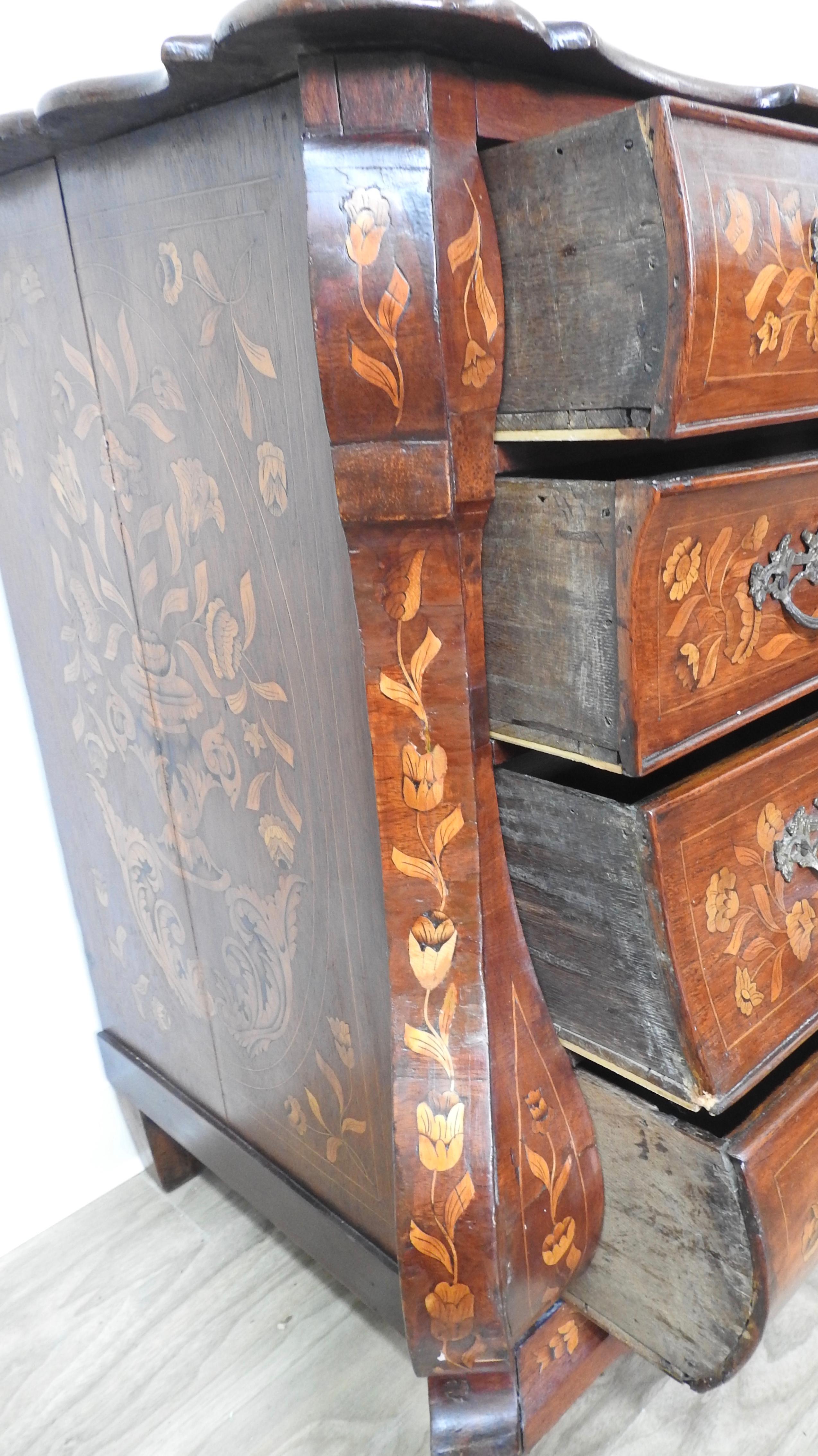 Dutch Walnut and Marquetry Bombé-front Commode, Mid-18th Century For Sale 3