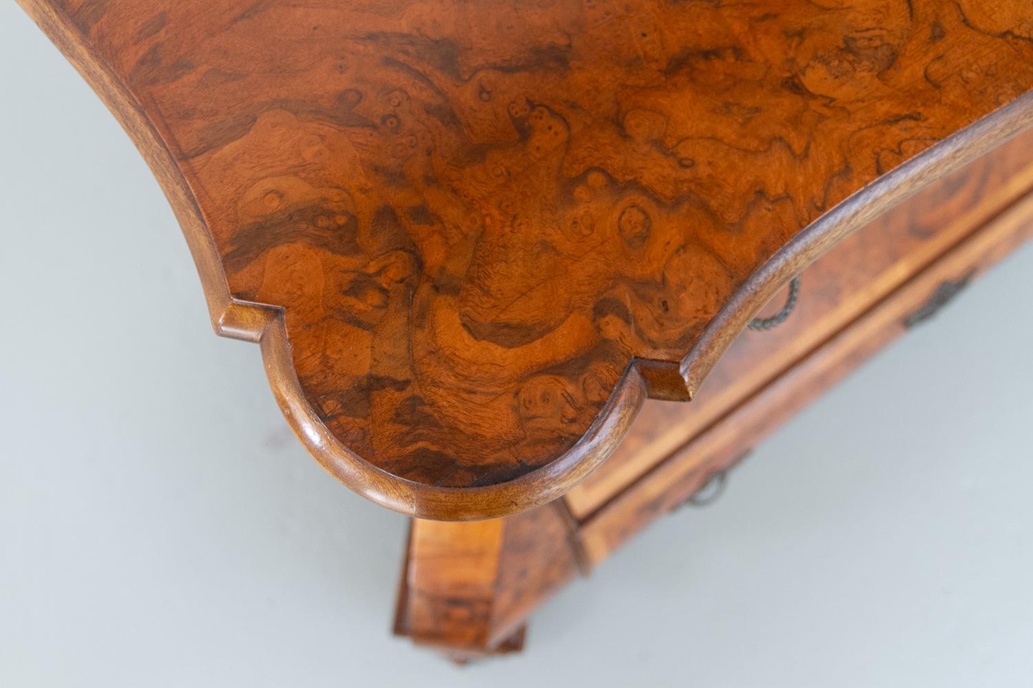 Dutch Walnut Bombe Commode, 1910s. 8