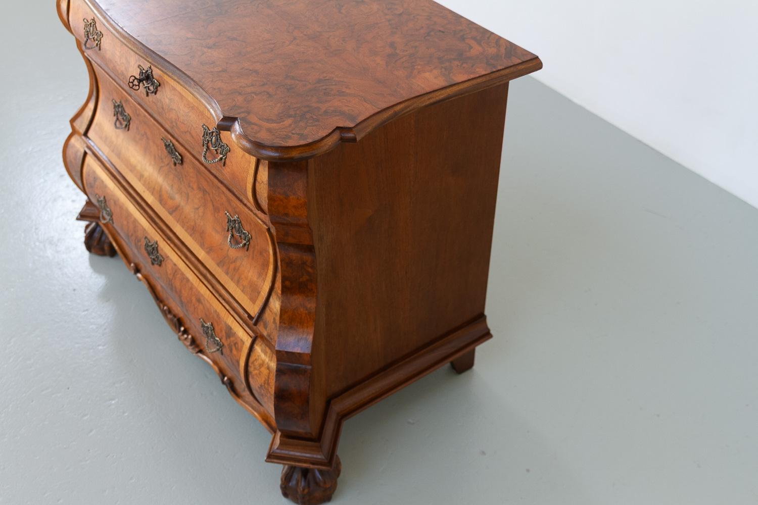 Early 20th Century Dutch Walnut Bombe Commode, 1910s.