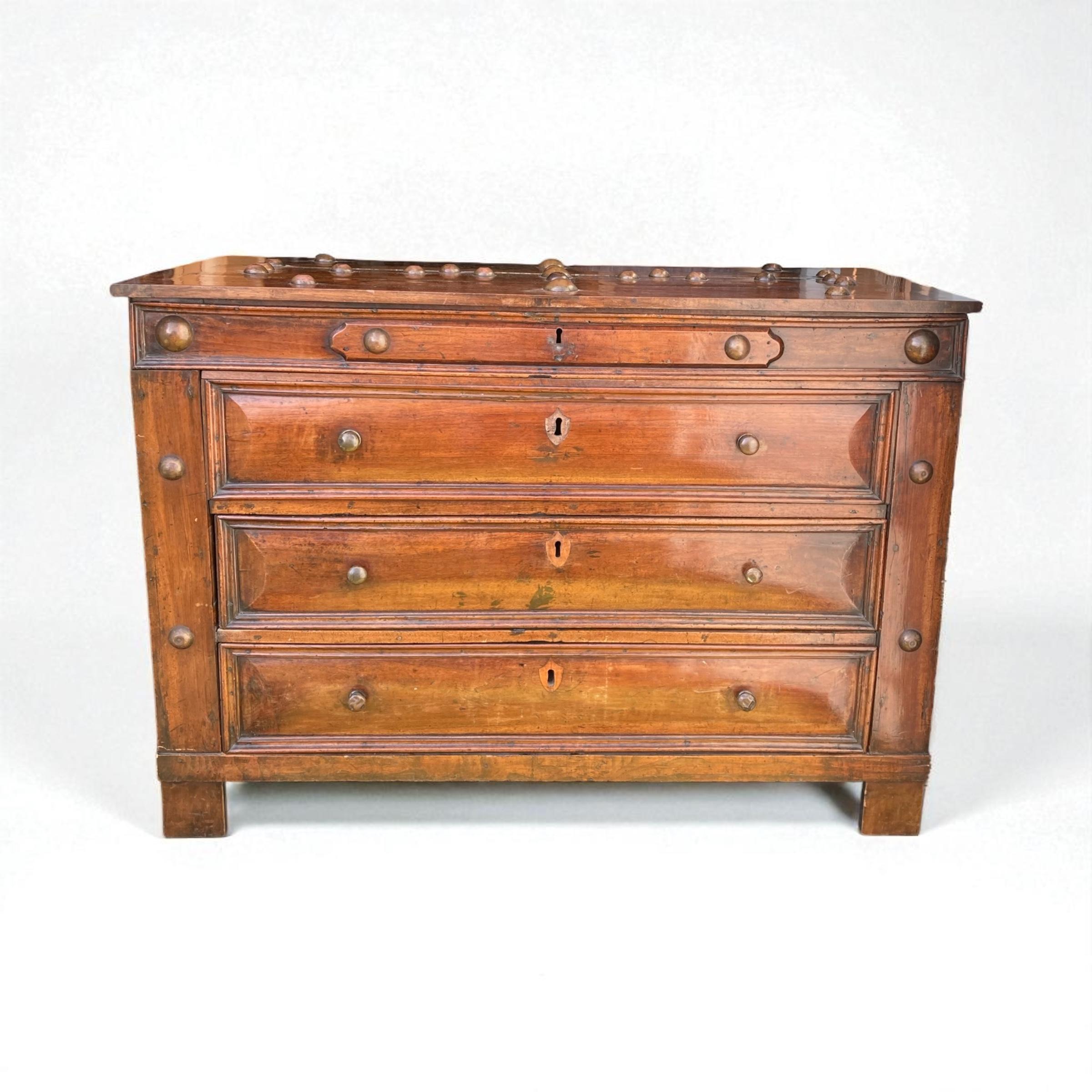 Dutch Walnut Commode Late 18TH Century with hinged Lidded top For Sale 10