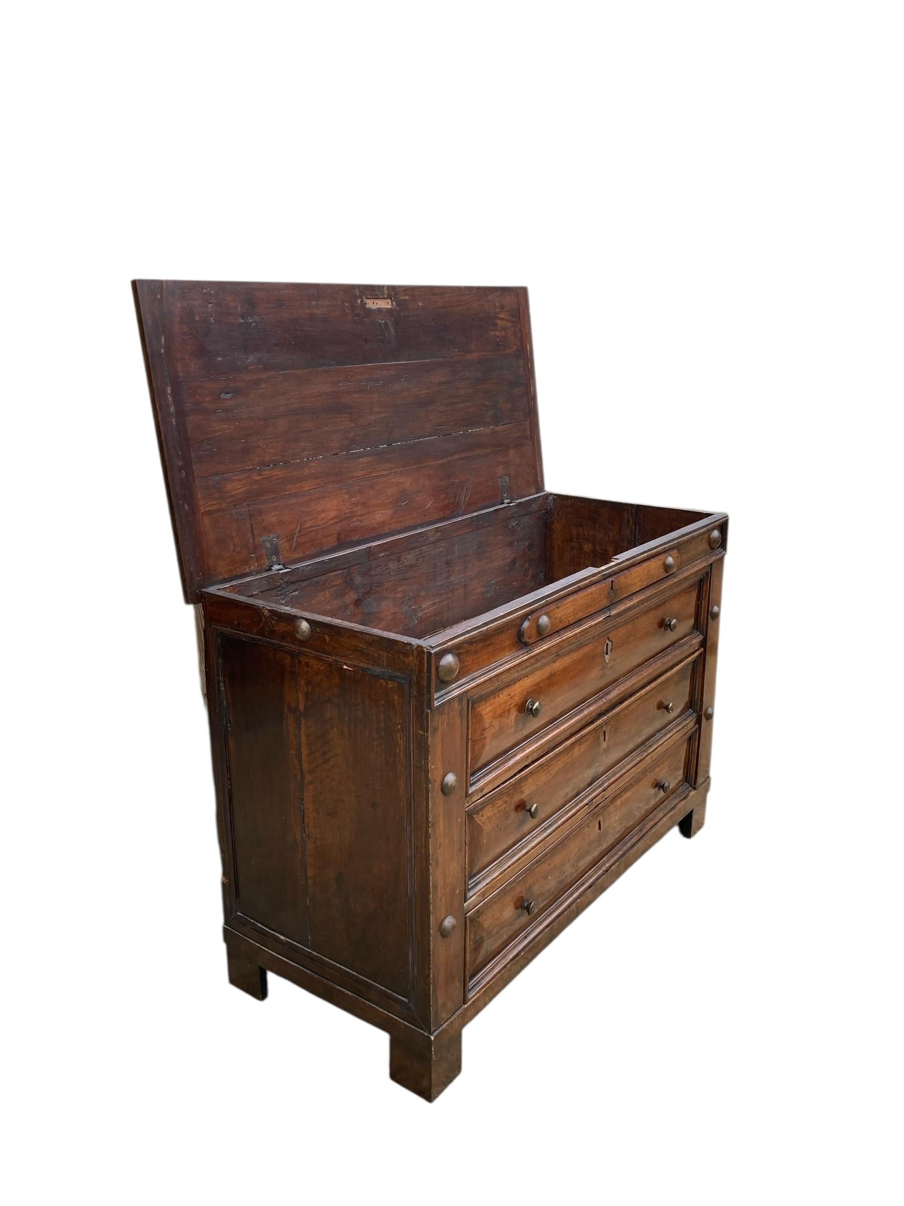 Dutch Walnut Commode Late 18TH Century with hinged Lidded top For Sale 4