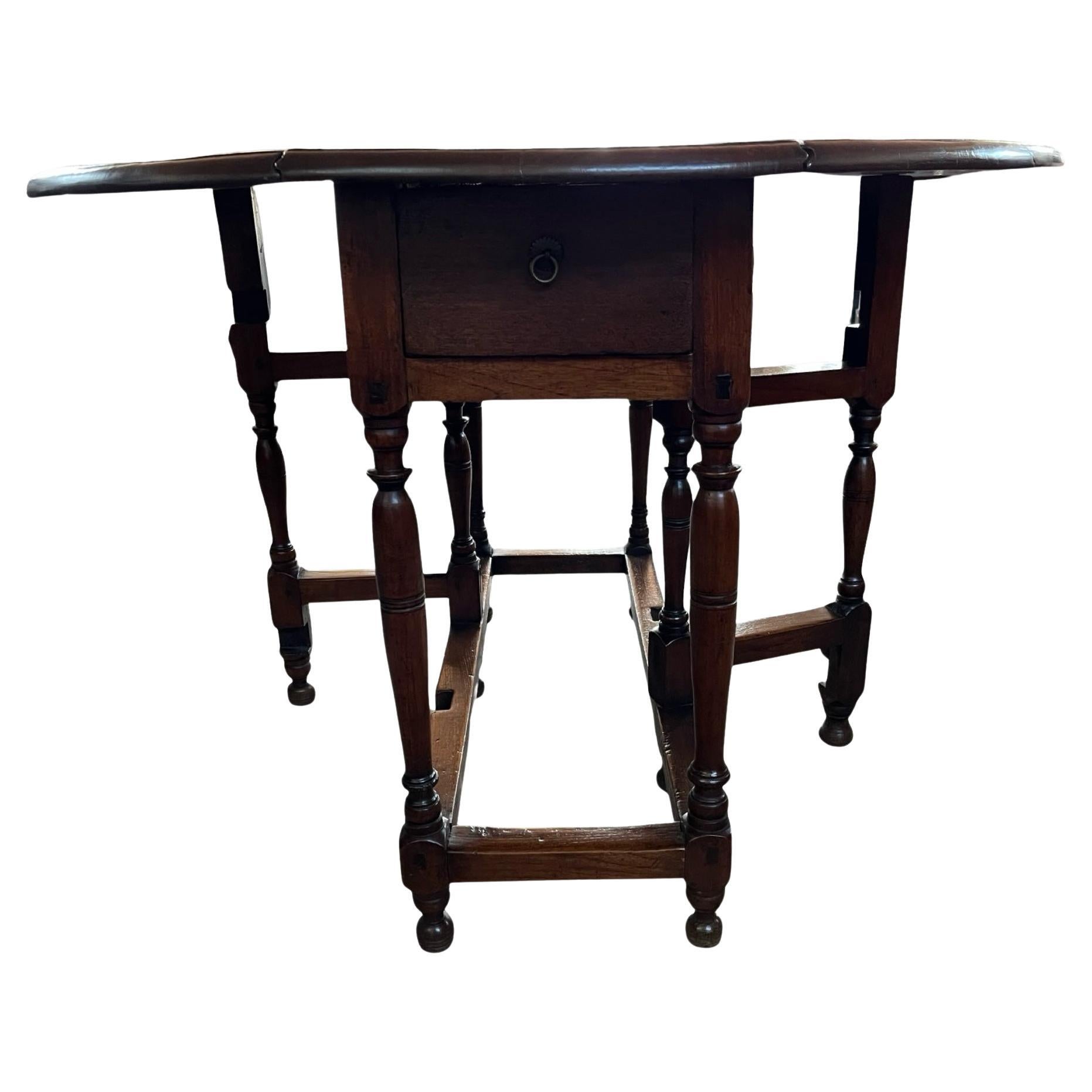 William and Mary Table d'appoint en noyer hollandais, XVIIIe siècle en vente