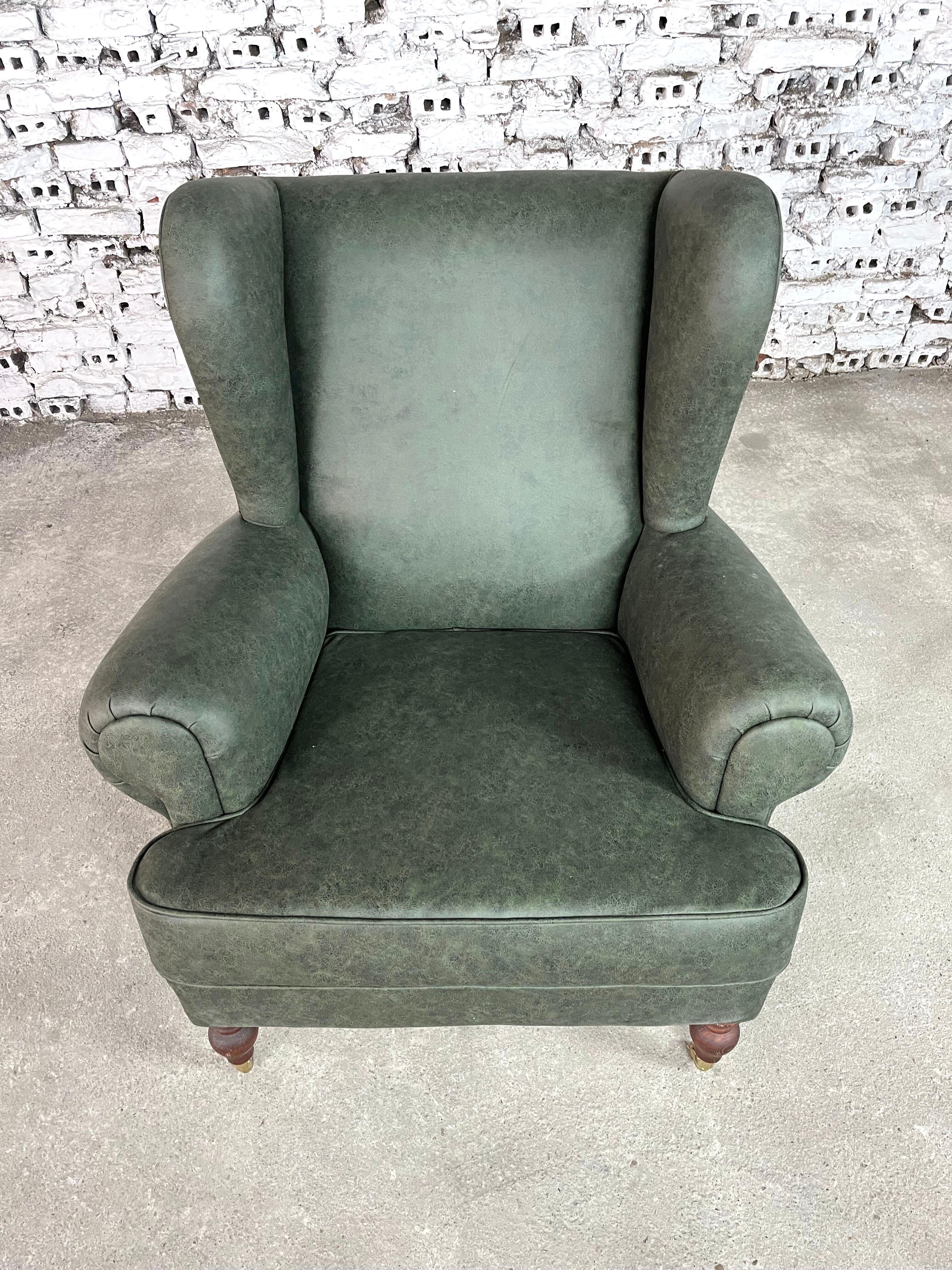 Dimensions: H 38.9” x W 36.8” x SD 23.6” x SH 20