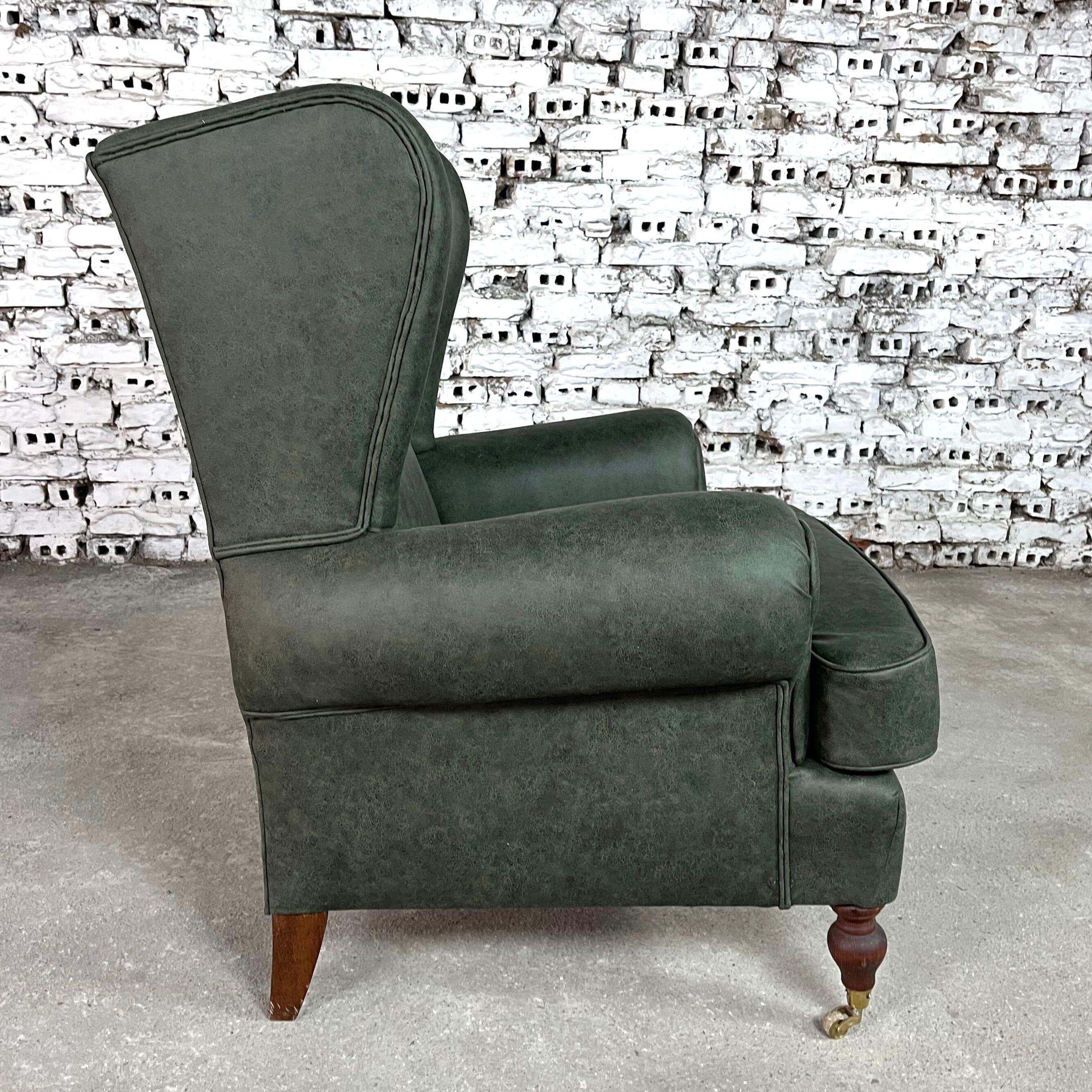 Dutch Wingback Chair, neu gepolstert (Niederländisch) im Angebot
