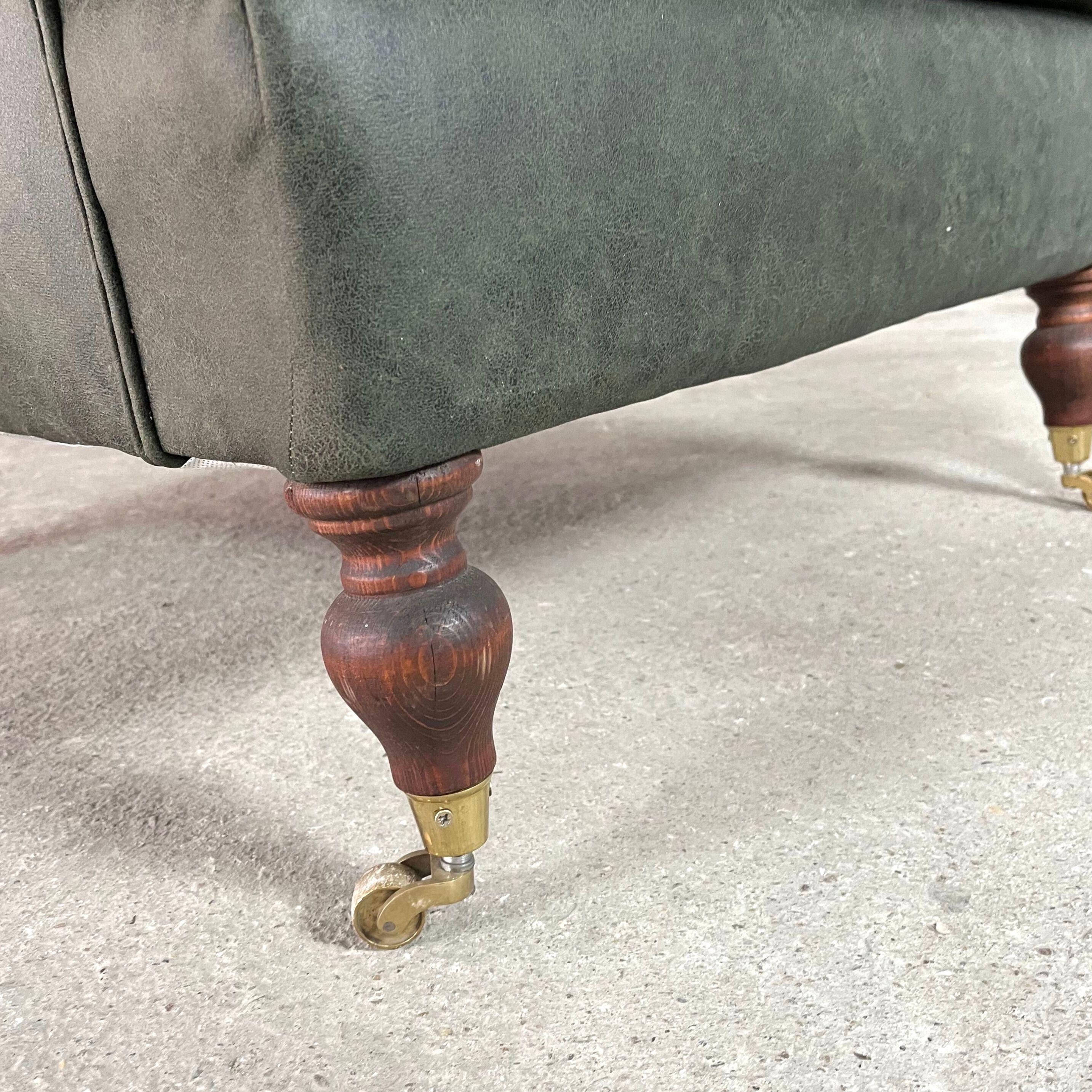 Dutch Wingback Chair, neu gepolstert (20. Jahrhundert) im Angebot