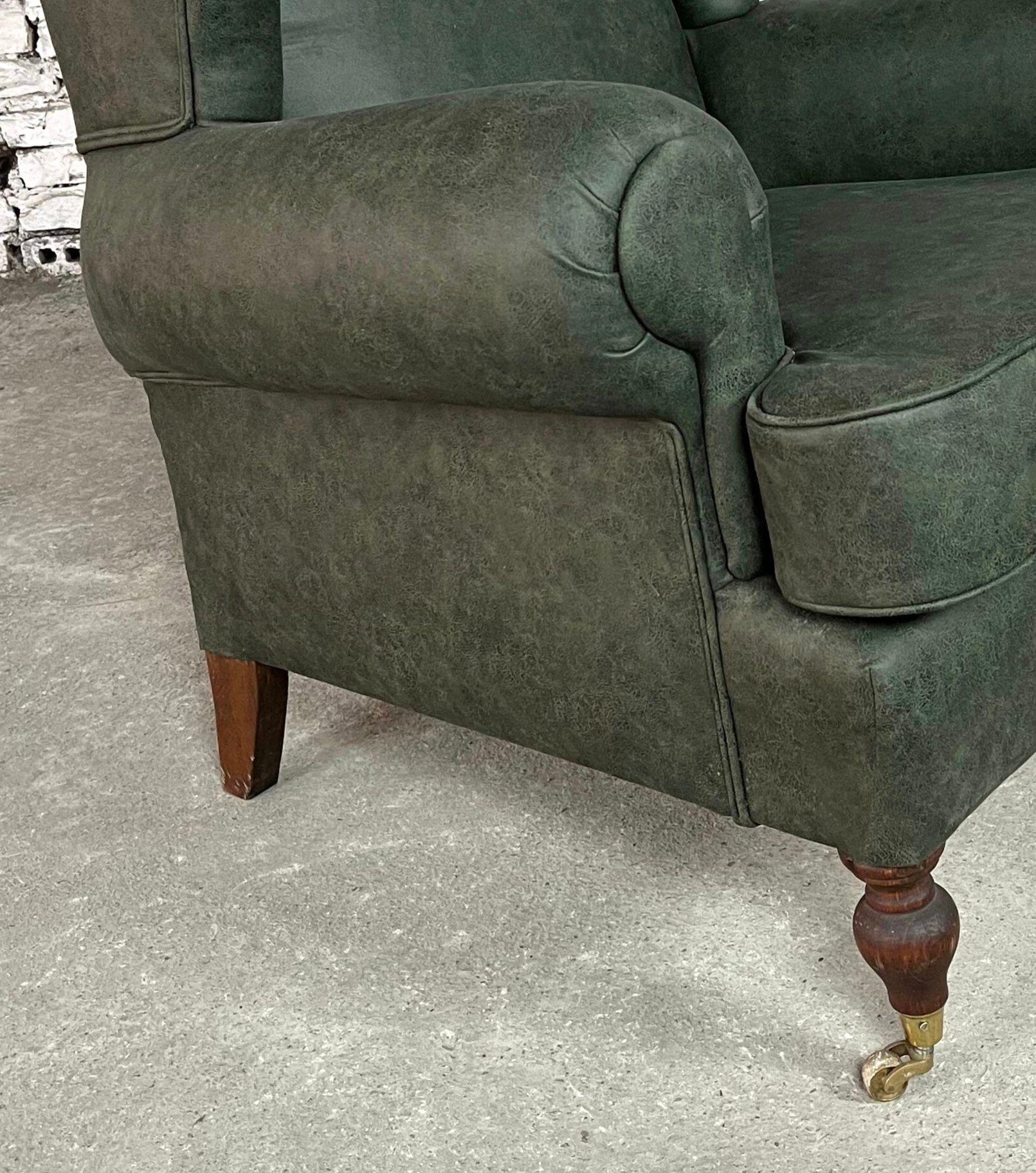 Dutch Wingback Chair, neu gepolstert (Kunstleder) im Angebot