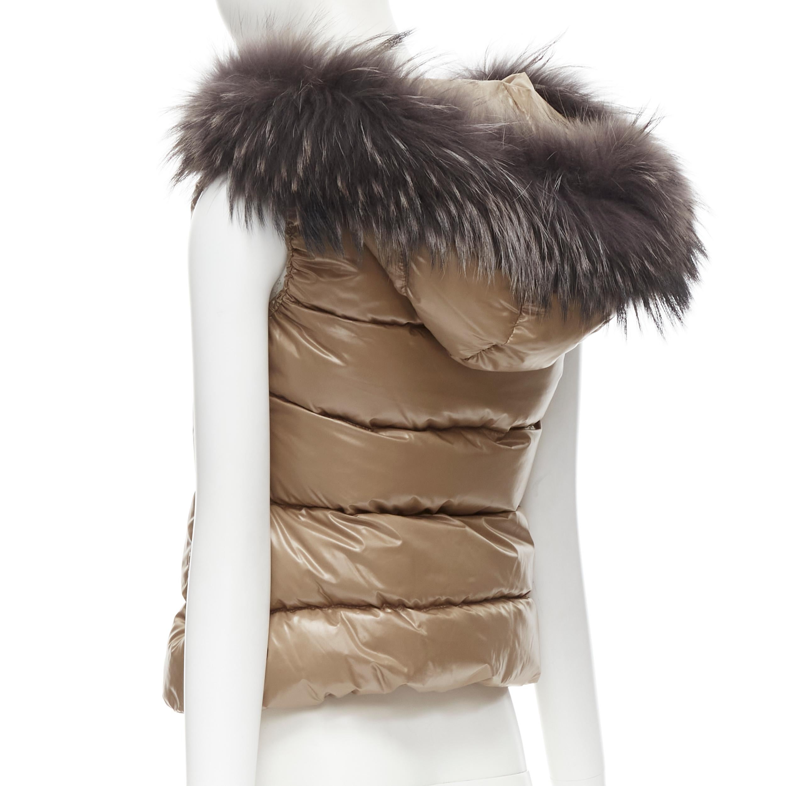 DUVETICA Pure Goose New Down brown fur hood padded vest  jacket  IT38 XS In Excellent Condition For Sale In Hong Kong, NT