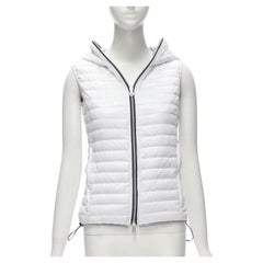 Veste gilet DUVETICA à capuche zippée en osier pur blanc, neuve, taille IT 38 XS