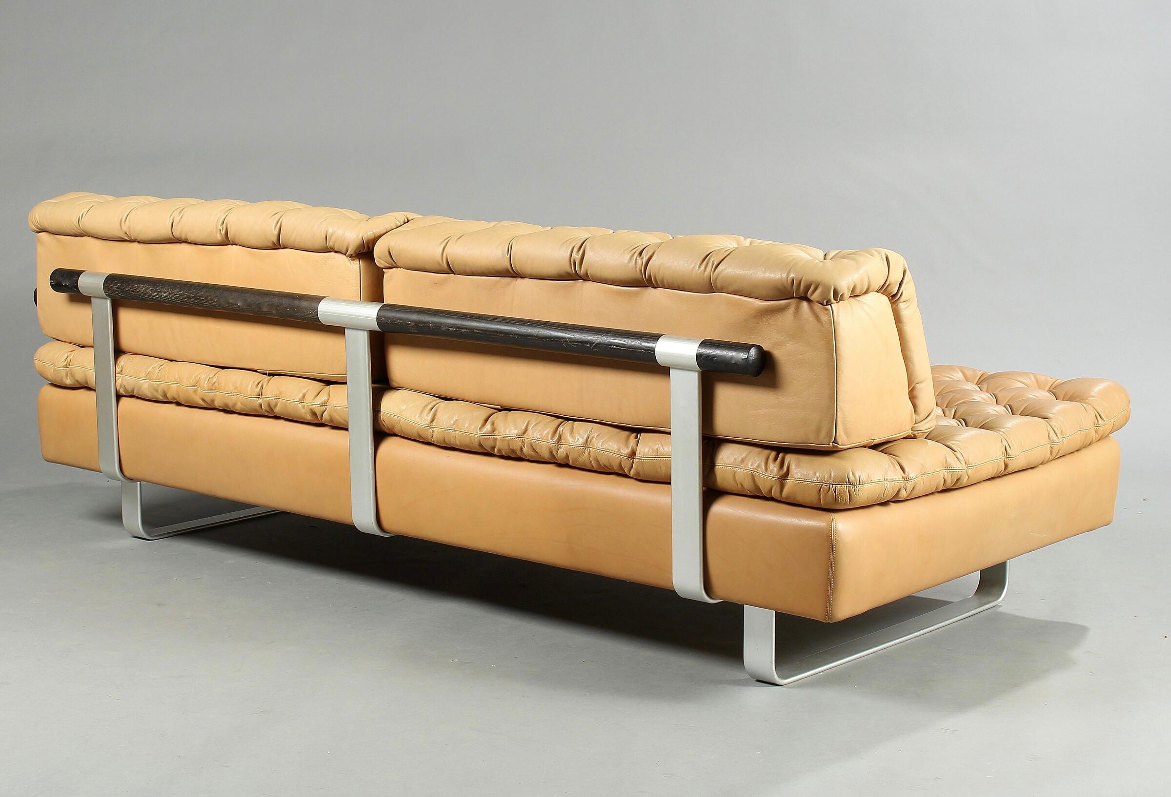 DUX Daybed Upholstered with Natural Coloured Leather In Good Condition For Sale In Vejle, DK