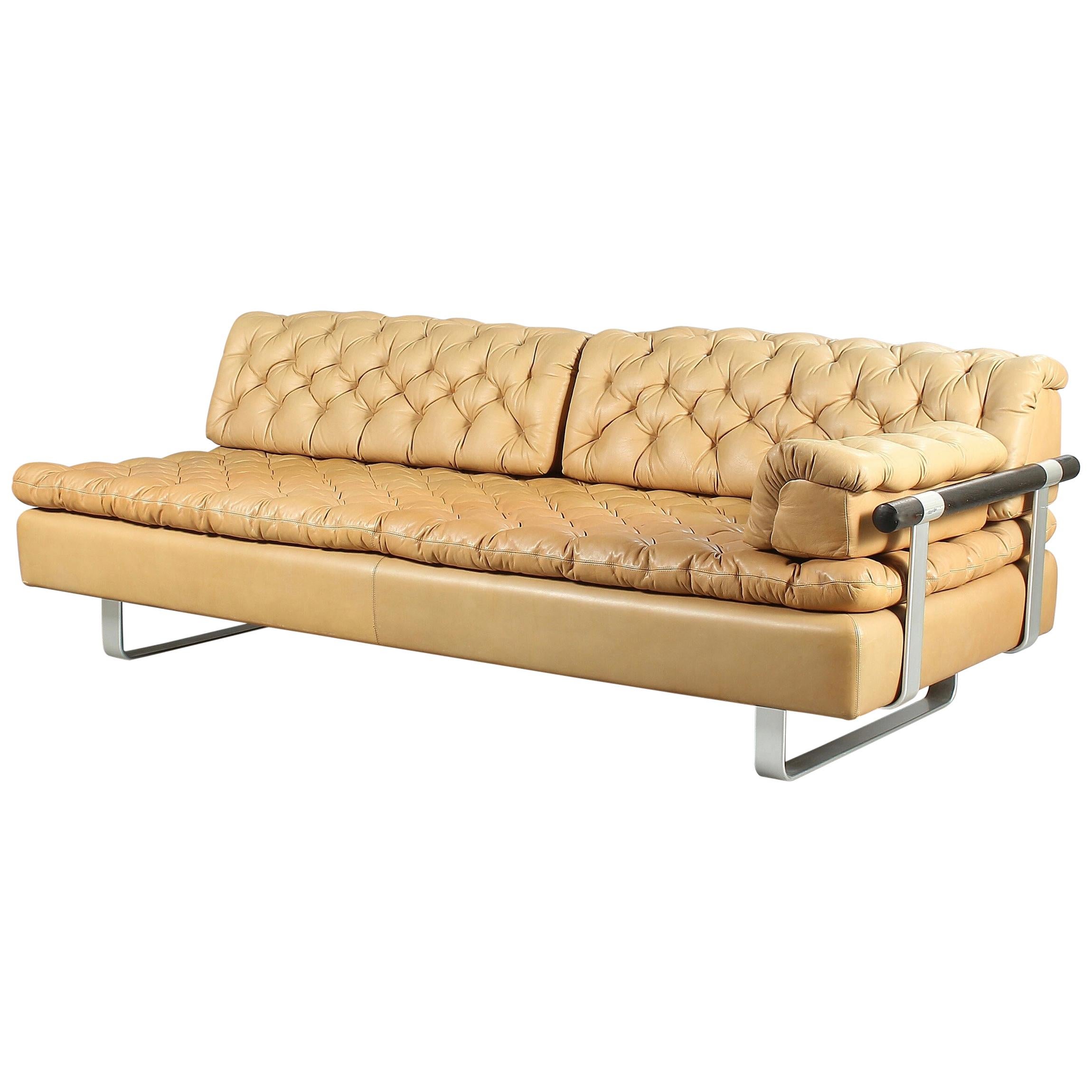 DUX Daybed Upholstered with Natural Coloured Leather For Sale