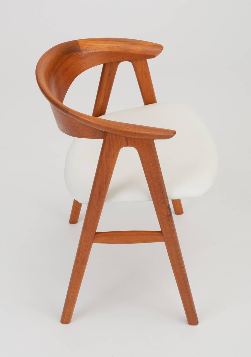 DUX Edition Compass Chair by Erik Kirkegaard for Høng Stolefabrik In Excellent Condition In Los Angeles, CA