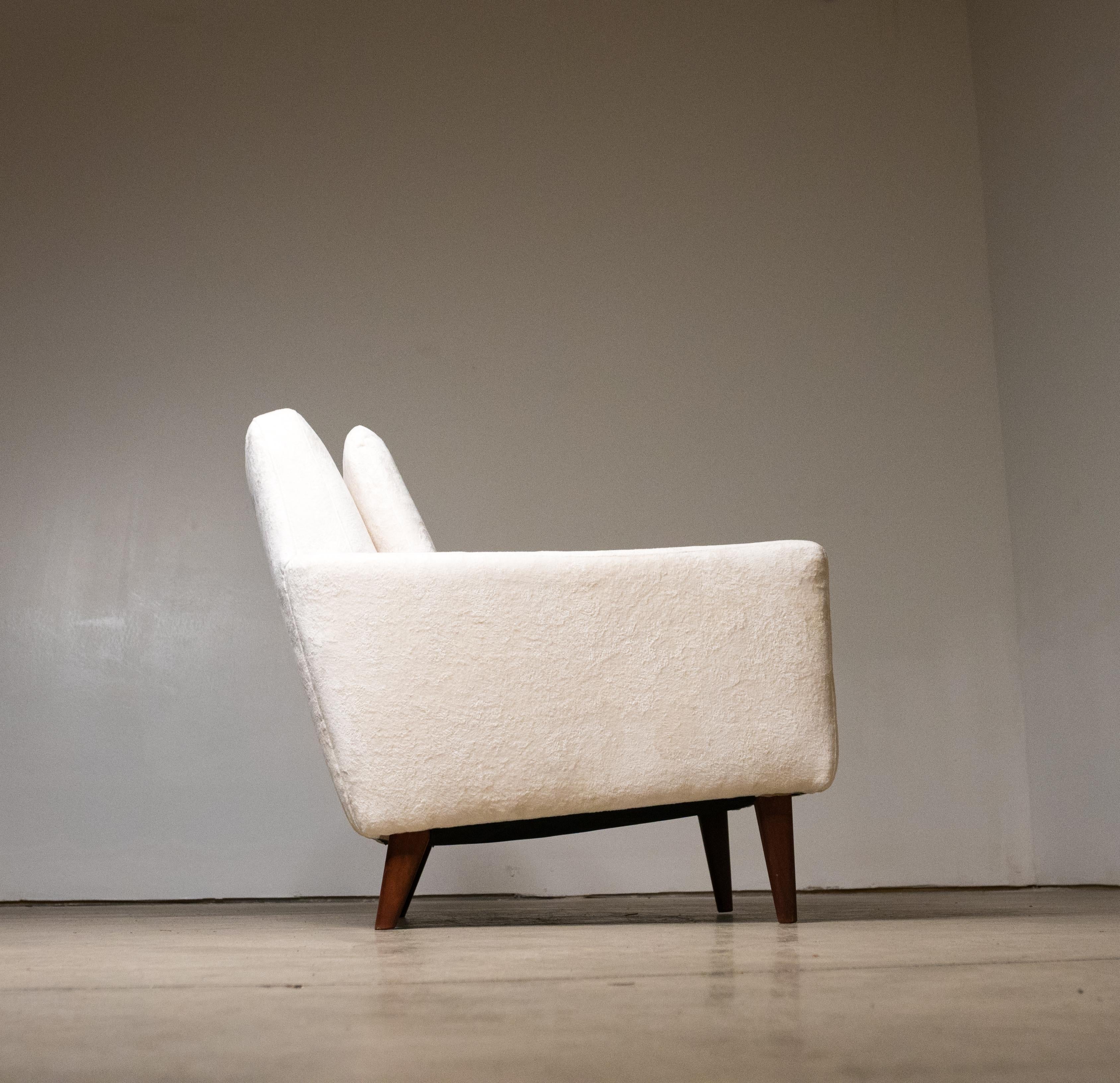 Mid-Century Modern DUX Lounge Chair